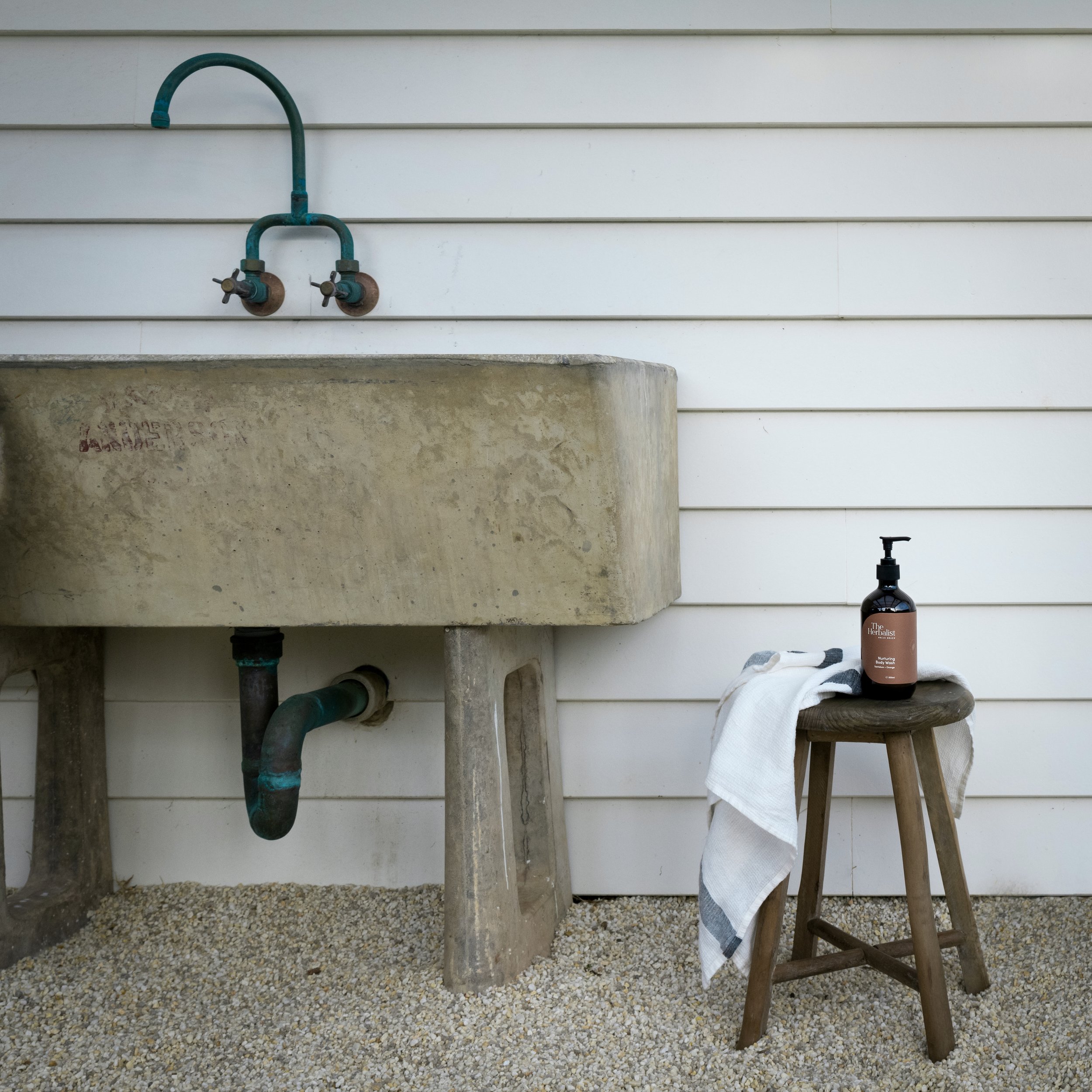 Nurturing Body Wash with Santalum + Orange