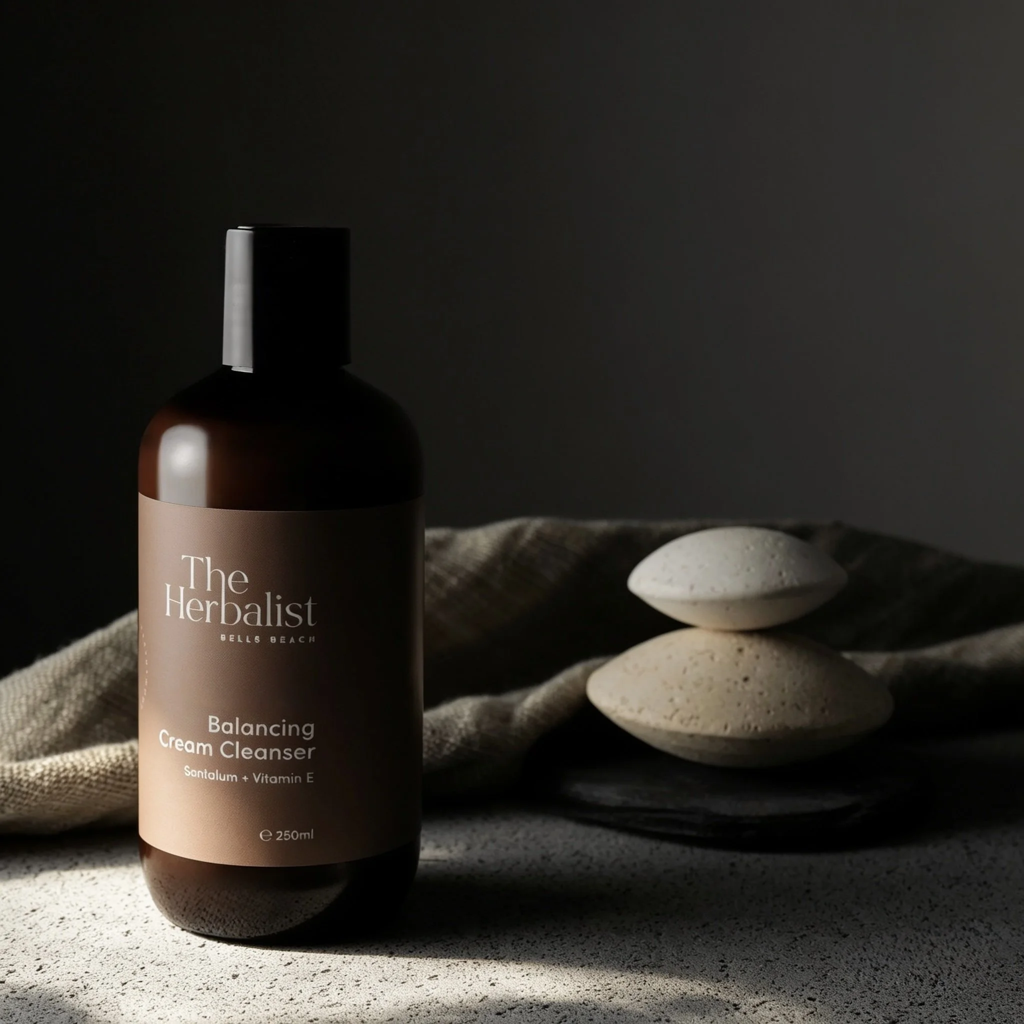 Balancing Cream Cleanser with Santalum + Vitamin E 250ml