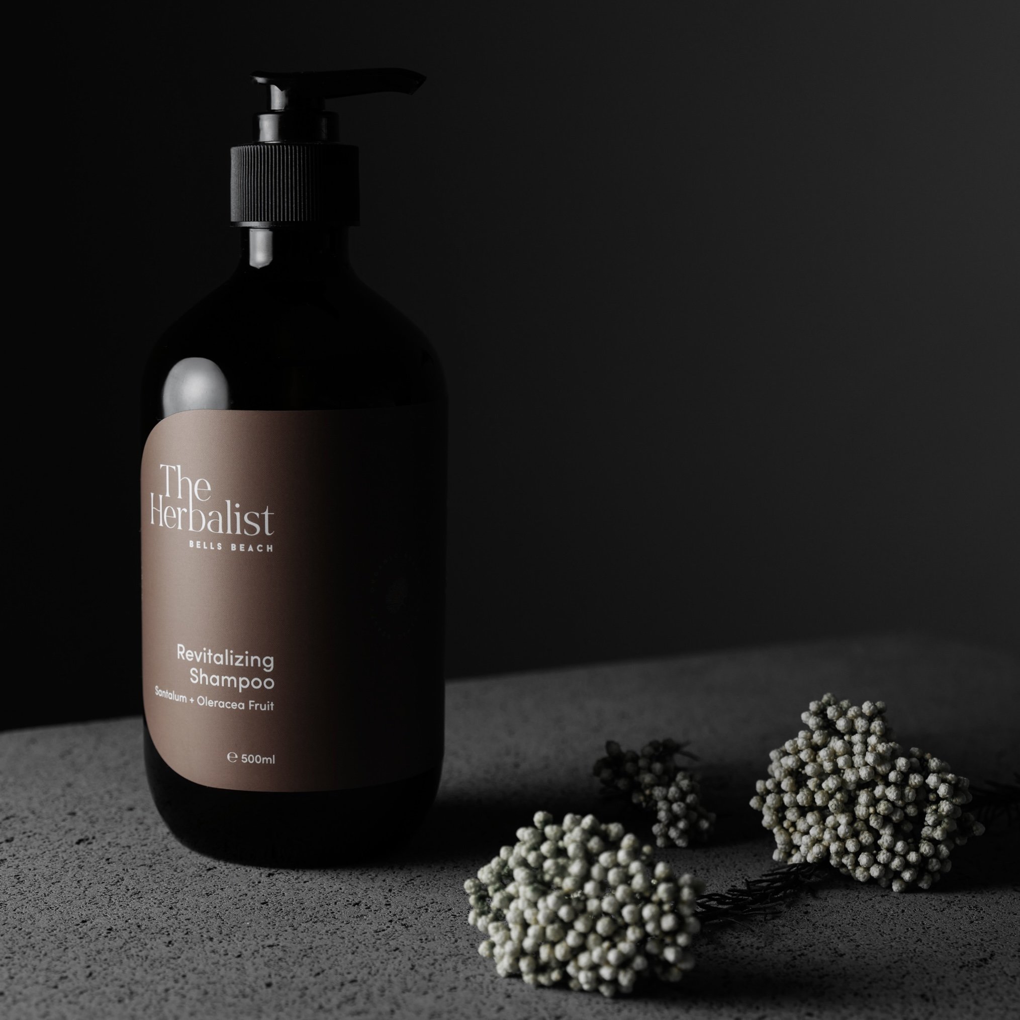 Revitalizing Shampoo Santalum + Oleracea Fruit