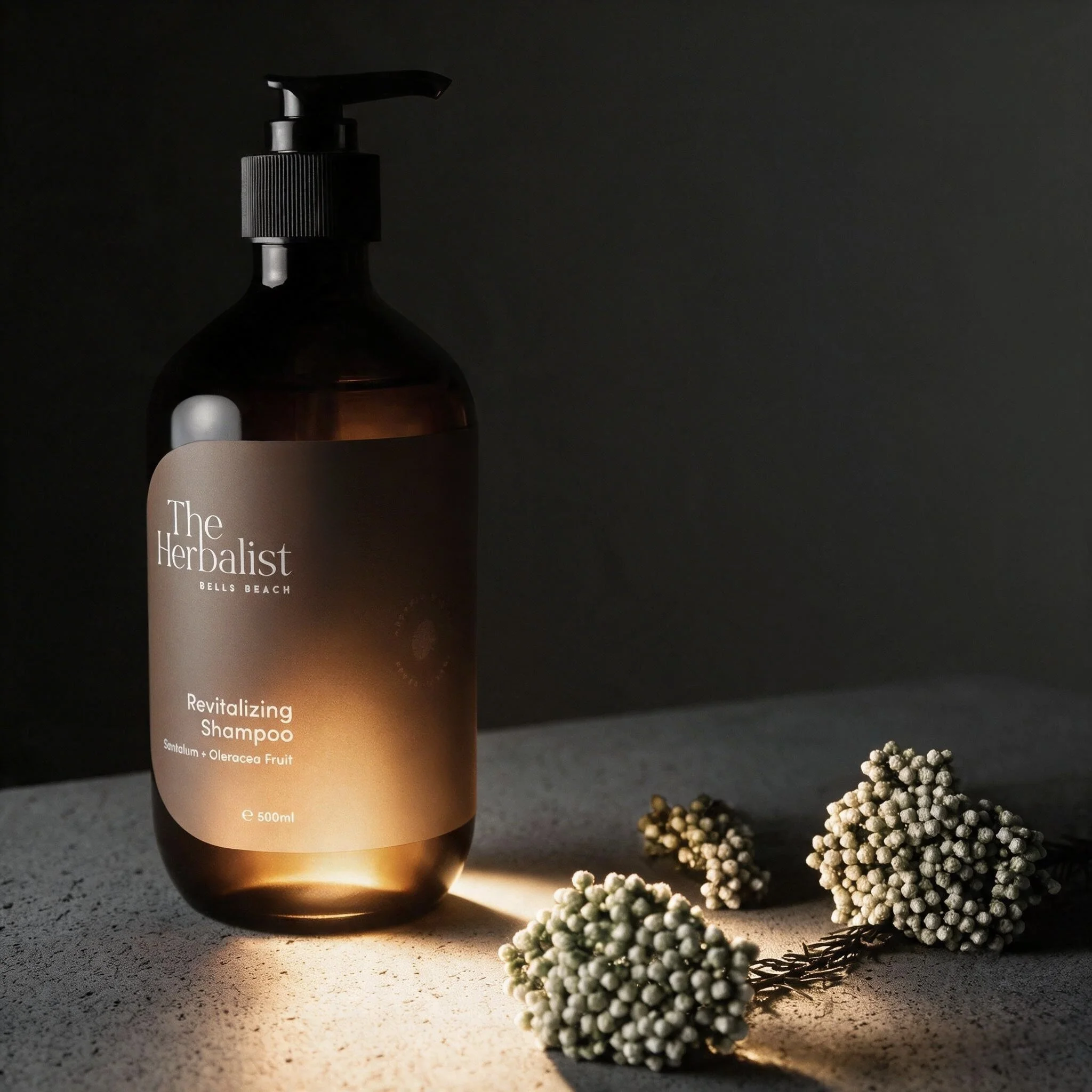 Revitalizing Shampoo Santalum & Oleracea Fruit