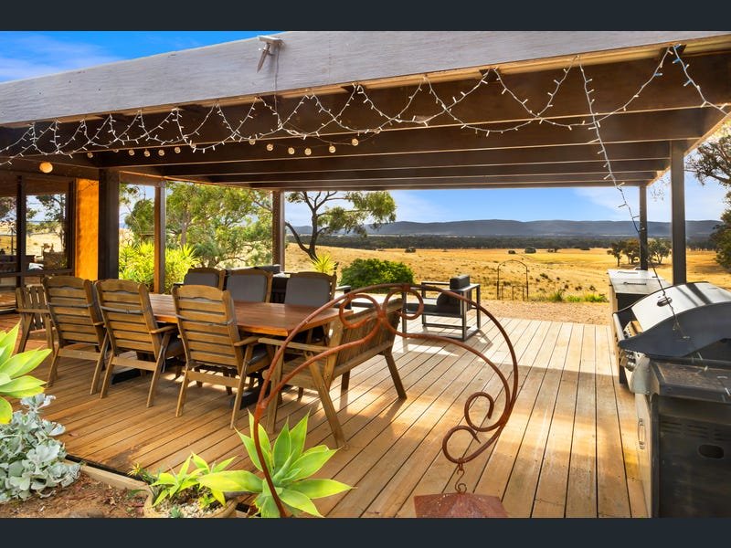 $825,000 Lamplough( Avoca)