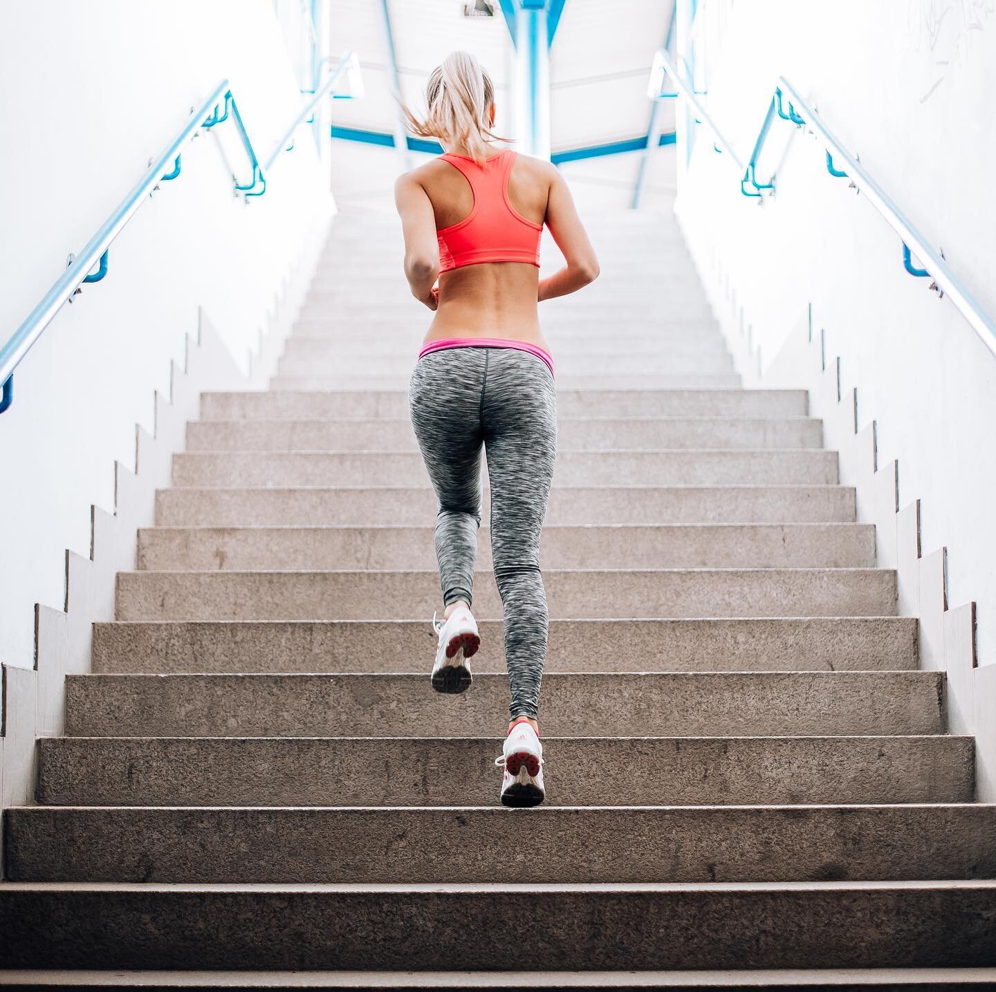 MONTER LES ESCALIERS

Dans le top 3 des activit&eacute;s QUI VOUS FONT BR&Ucirc;LER LE PLUS DE CALORIES
✅ Dans votre immeuble, au boulot,  une activit&eacute; &agrave; faire partout o&ugrave; vous allez! 
600 Kcalories br&ucirc;l&eacute;es en 1 heure