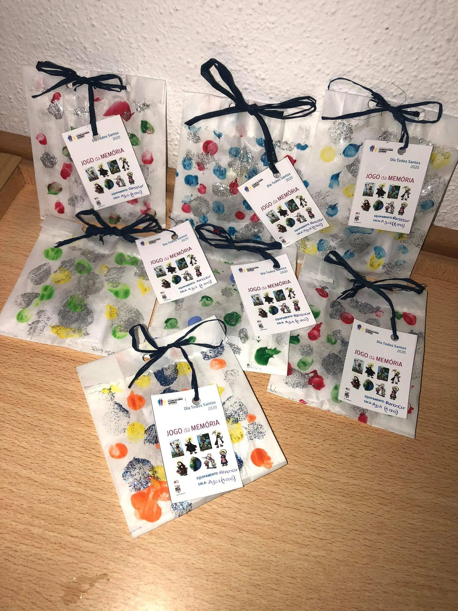 A brincar  aprende-se sobre a vida dos Santos: Dia de Todos os Santos 2020