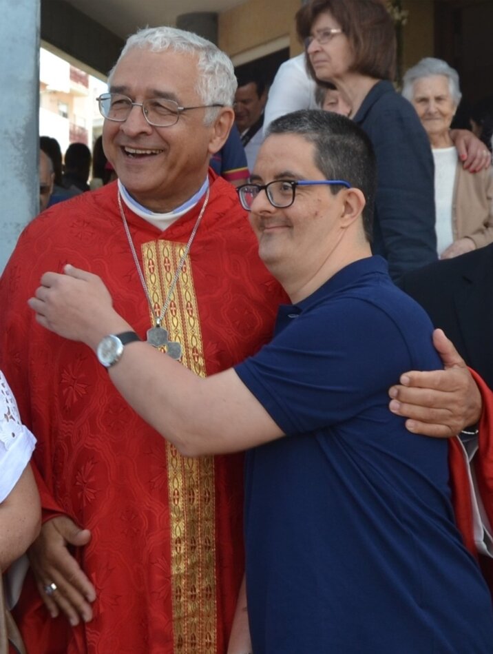 Filipe com Bispo D_Ornelas.jpg