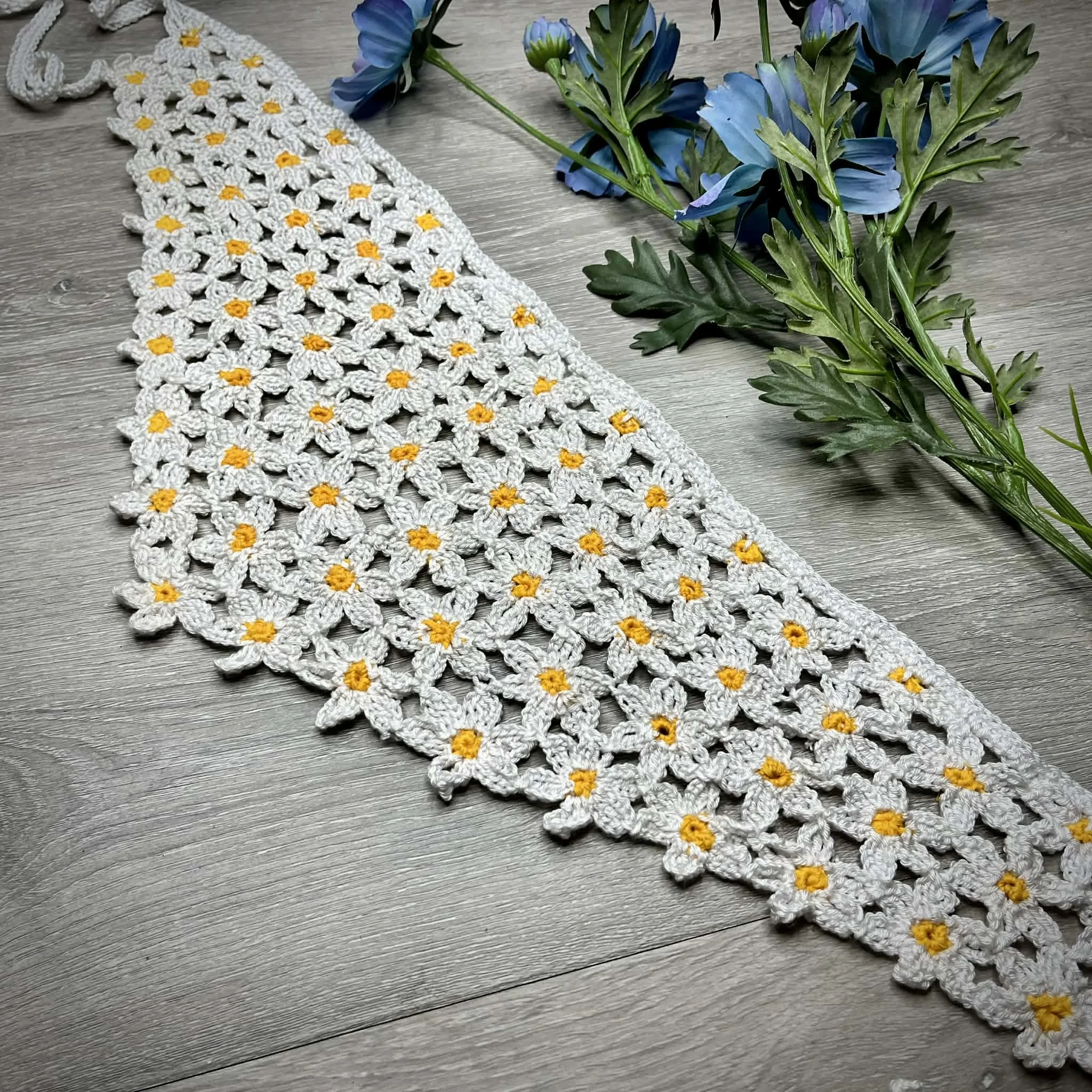 makin daisies bandana main 1.jpg