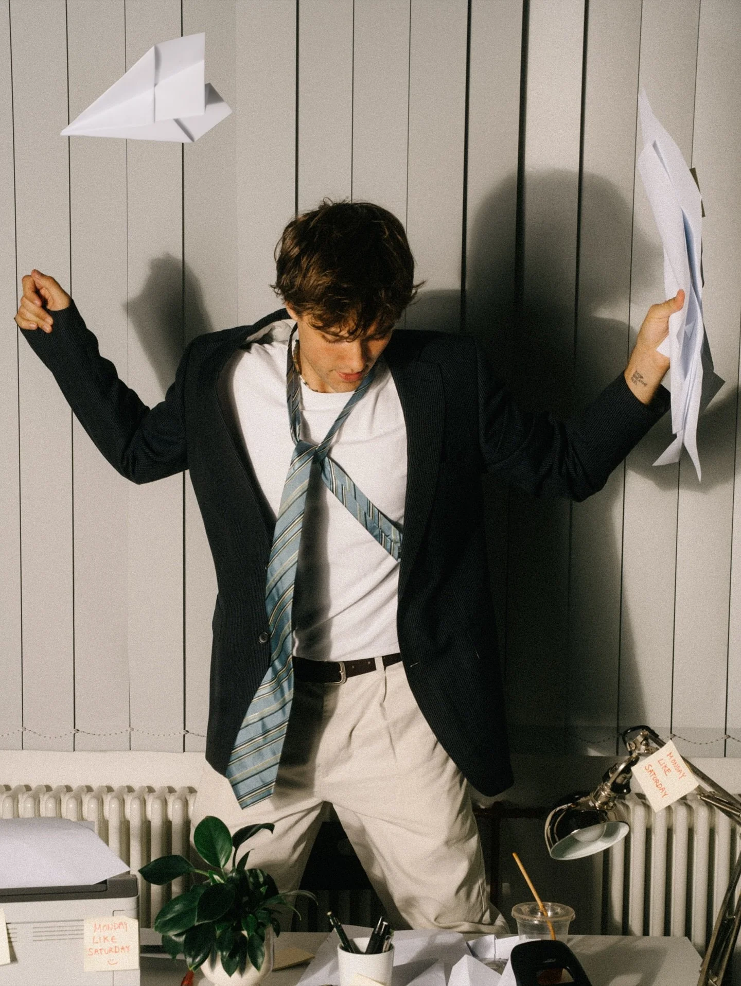 Monday Like Saturday is out now! 📻🌞🌊

This song has been lying around for three years. I initially wrote it with my good friend @lachlansimpson_ in a beach house in Vancouver in 2022, just on acoustics and paper.

The song is about simple life on 