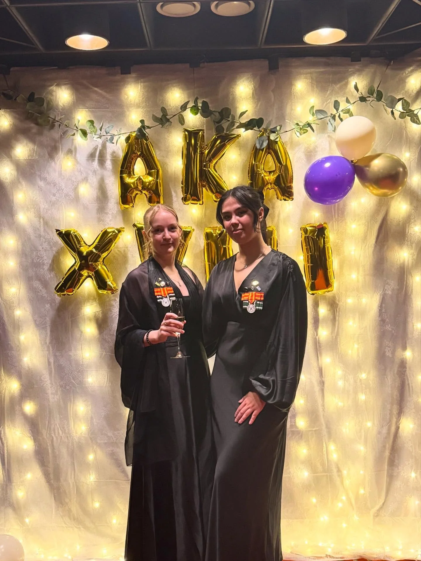 Den 17 oktober deltog v&aring;r vice ordf&ouml;rande Carmela och PR-sch&auml;&auml;f Kayla p&aring; @aka_rf 18:e &aring;rsfest💅🏽
Stort grattis till er, v&aring;r k&auml;ra v&auml;nf&ouml;rening!💛❤️