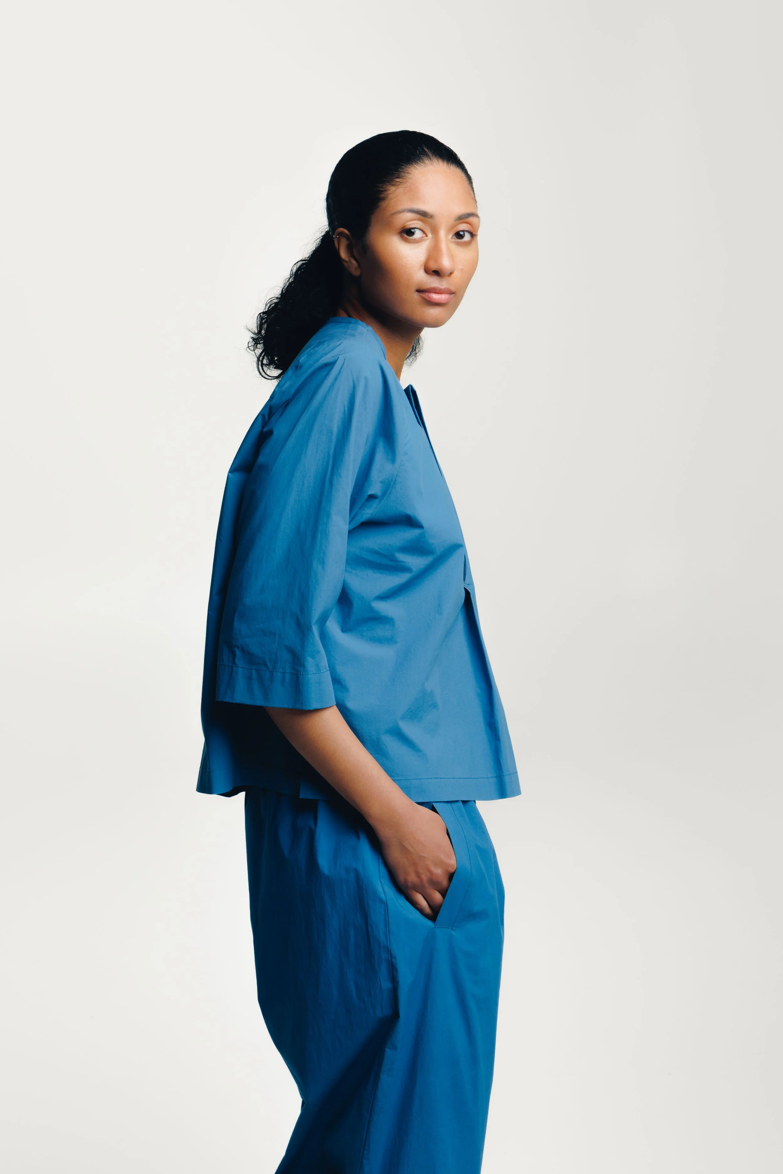 R-Collection_SS26_Studio_WEB SMALL_409.jpg