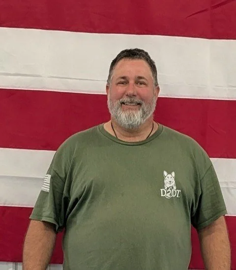 Dogs2DogTags volunteer