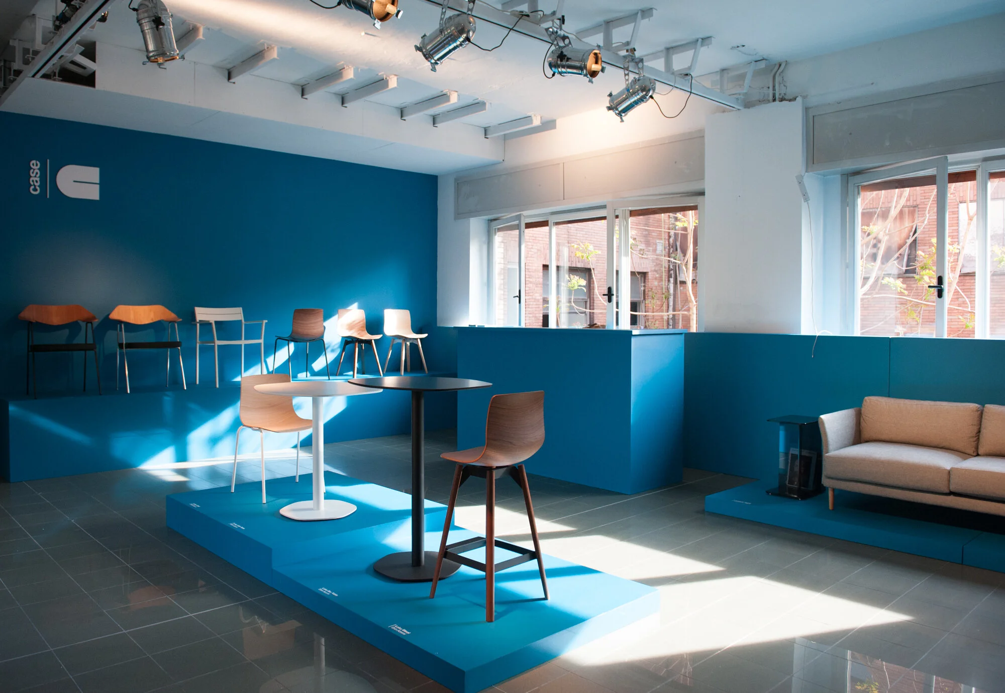 Stand y Cafe Designjunction Milan
