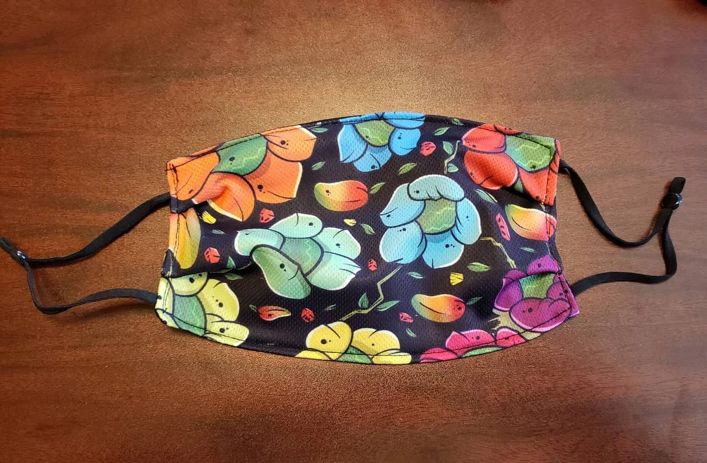 Limited supply! Custom made face masks from the local company @otsports here in burlington! They do some amazing stuff across the whole country but they also cater to many of the school around the area. This design was made by another local artist fr
