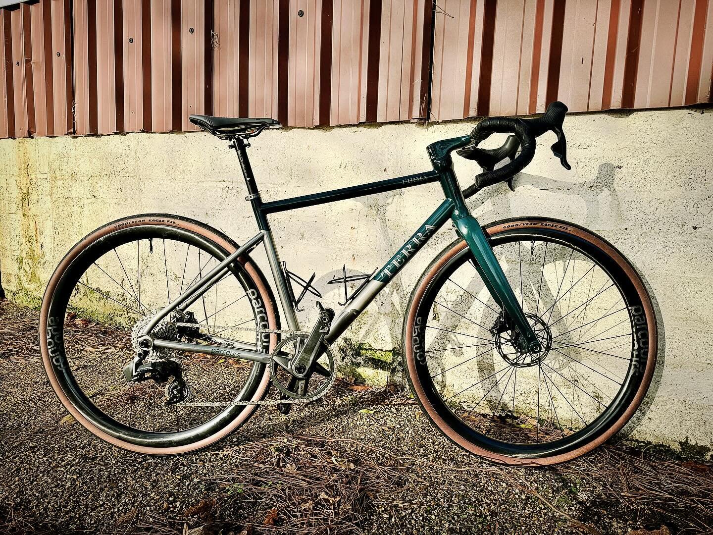 Some arty shots of Dov&rsquo;s Firma. Dov runs @rideparcours who make the awesome carbon wheels that compliment our frames perfectly. He&rsquo;s loved his Incognita gravel frame and the time came to come together on a slick integrated road bike that 