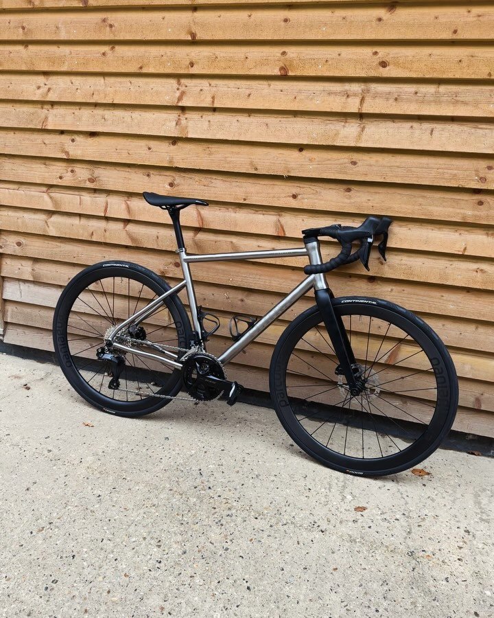 Kane&rsquo;s Firma looking sharp. A solid spec with 105 Di2 and @rideparcours Paniagua carbon wheels. 

Kane came to us earlier in the year looking to get his first properly nice bike after catching the bug and spending more and more time in the sadd