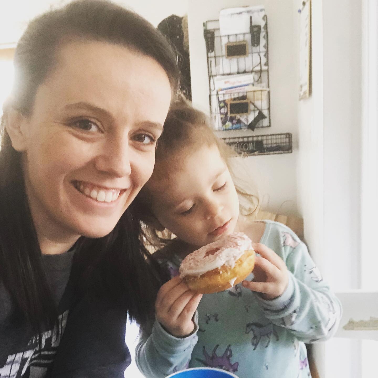 Do you look at donuts like my little one does, but feel like you have to restrict them to lose weight?⁠⁠
⁠⁠
Ladies! You don't have to restrict your favorite foods just to lose weight. The more you include all foods into your daily meals and focus on 