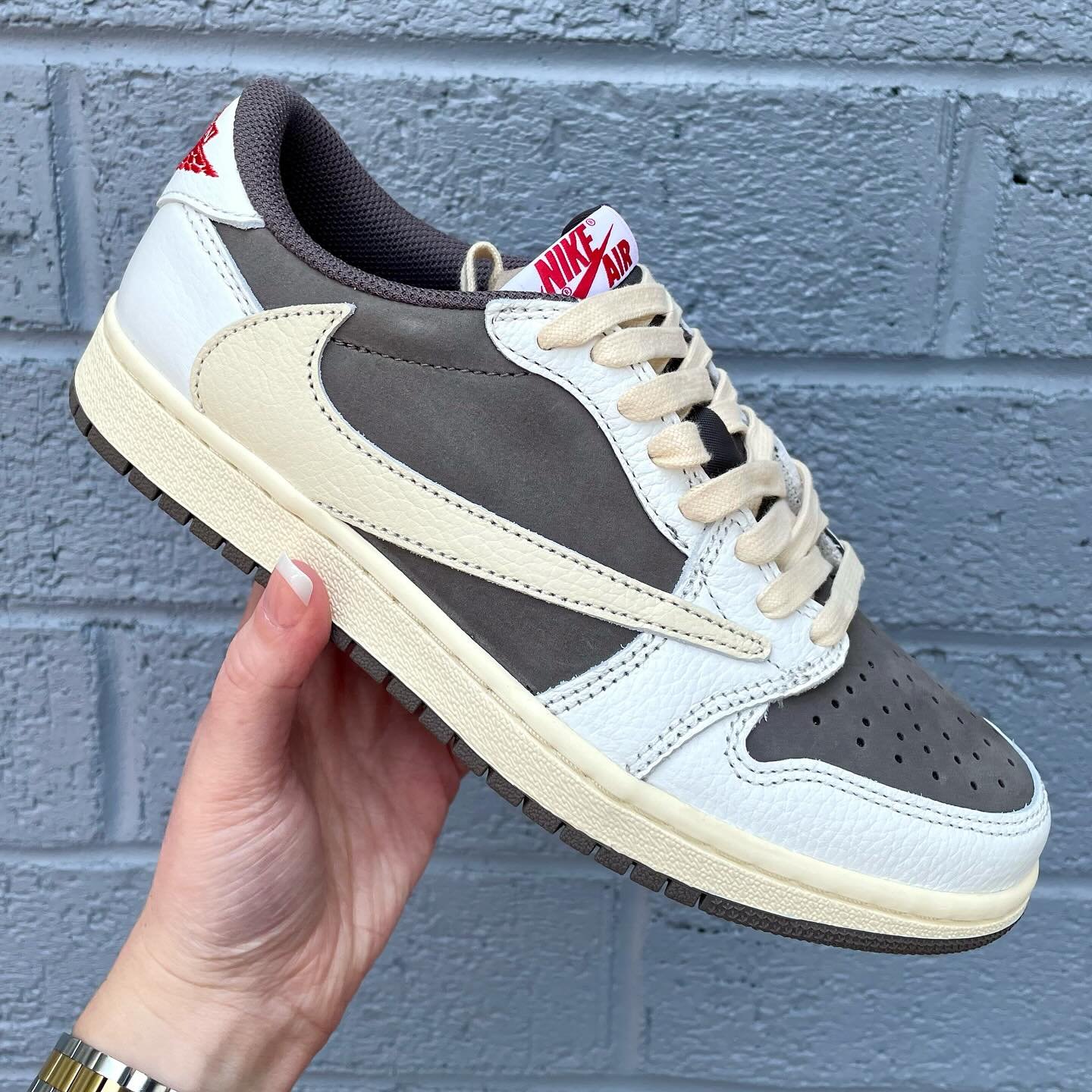 Travis Scott X Jordan 1 Retro Low 🔥
&bull;
&bull;
&bull;
#modeconsignment #moderaleigh #raleighnc #sneakerhead #travisscott #jordan1 #travisscottjordan1 #travisscottxjordan1 #sneakers #shopsmall