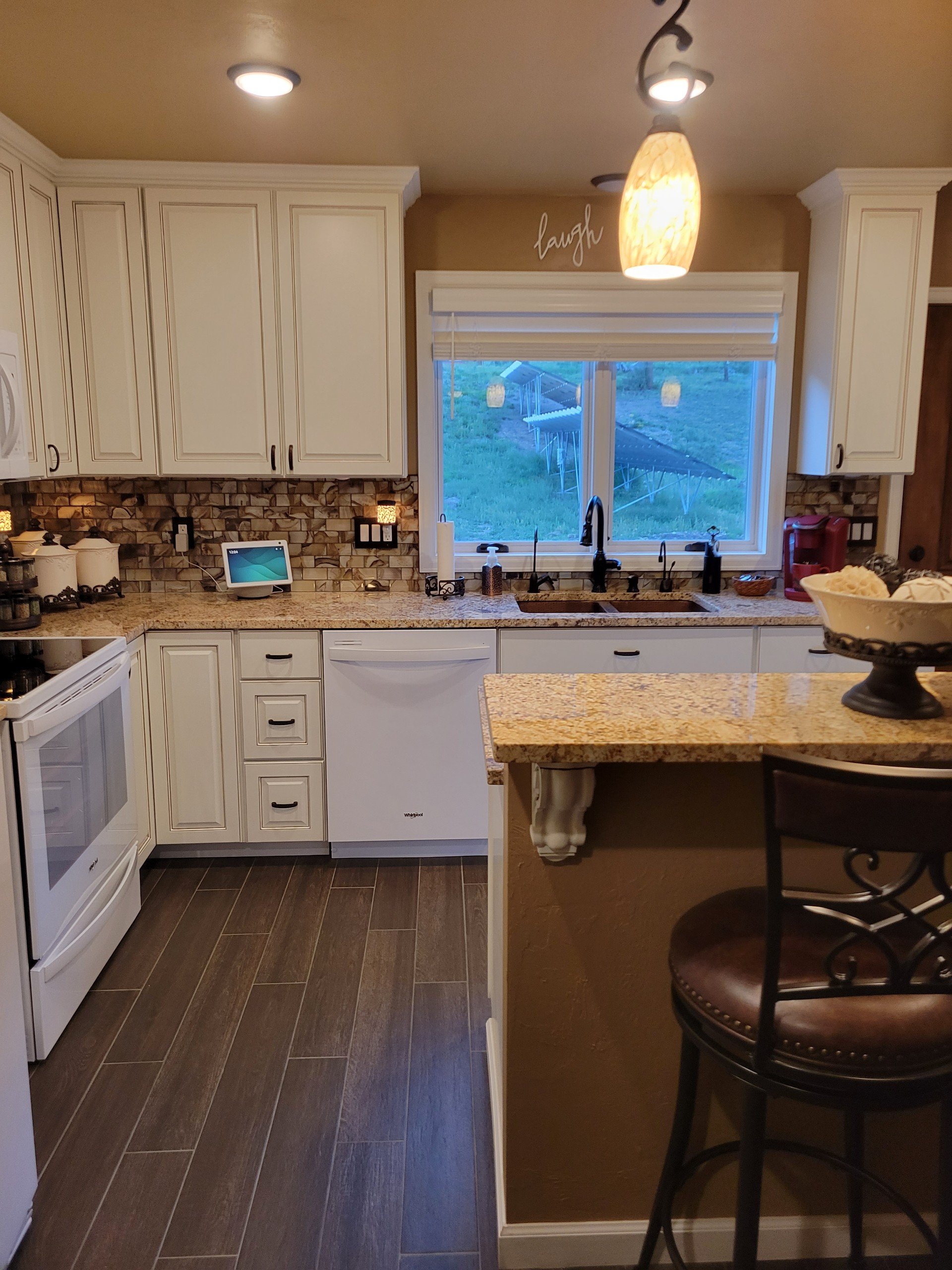 Kitchen_5.jpeg