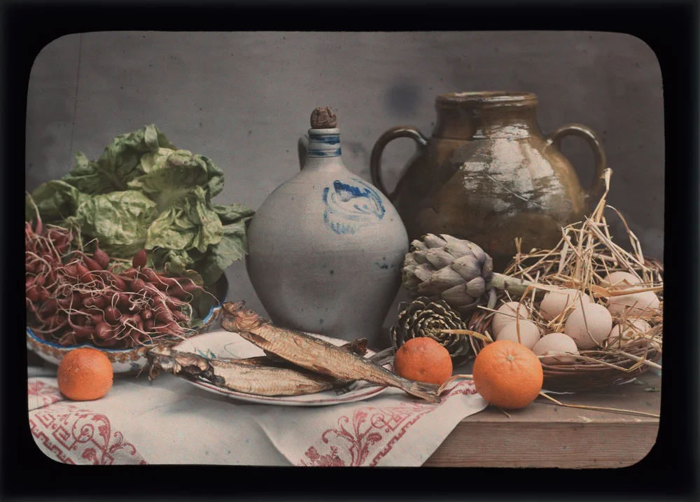 Still life, 1912–20, photographed using the Lumière Autochrome process. Photographer unknown; collected by Florence Taylor. State Library of New South Wales, ON 136.