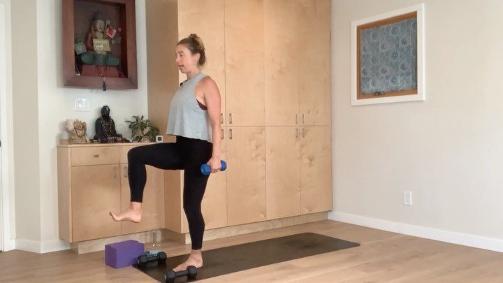Here is a a very sped up (16x) snapshot of my Yoga for Strength class today! This class is so much fun to teach and I hear it is pretty fun to take too (heh heh!) Every class is different, but always sweaty and energizing! Join me on Wednesdays at 10