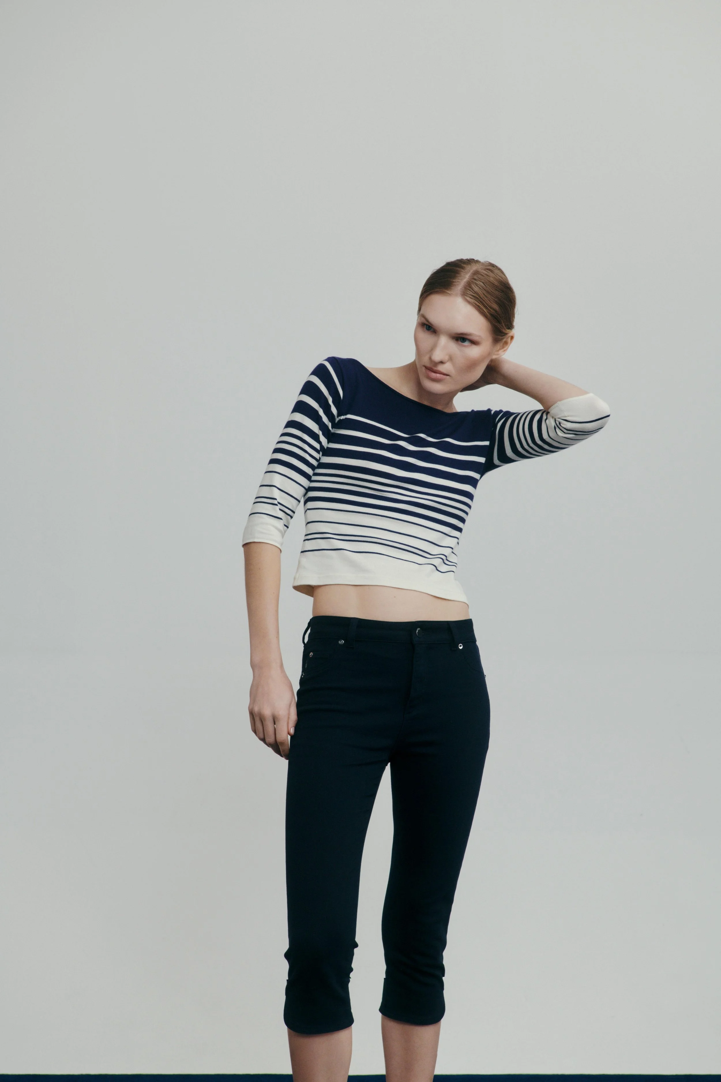 80051_BOATNECK_TOP_MARINE_STRIPE_13670_BARDOT_MARINE_2.jpg