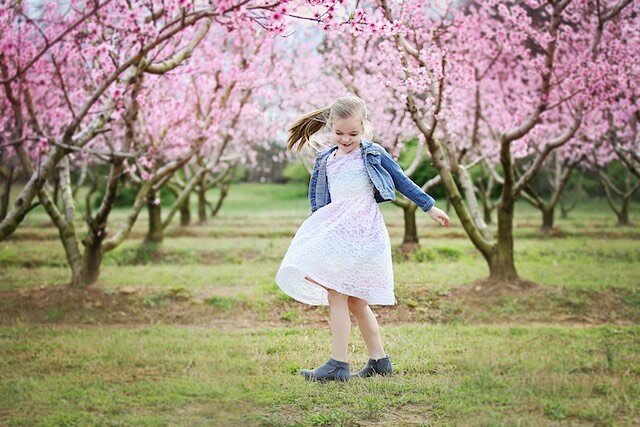 🌸Spring is here and booking NOW! Peach blossoms, bunny sessions and Mother&rsquo;s Day are just around the corner. You promised yourself you would get more pictures of your family last year - we totally understand. It&rsquo;s hard to manage the chao