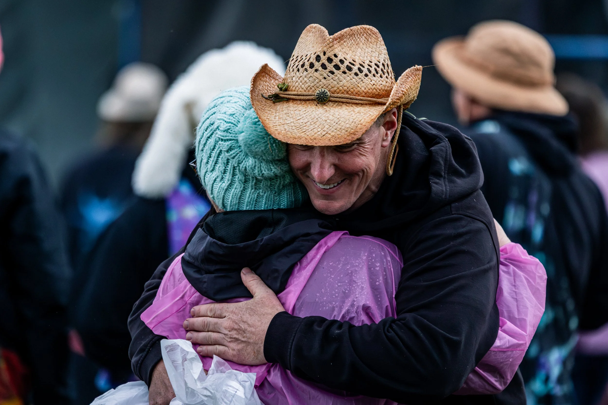 Audience Hugs-5804.jpg
