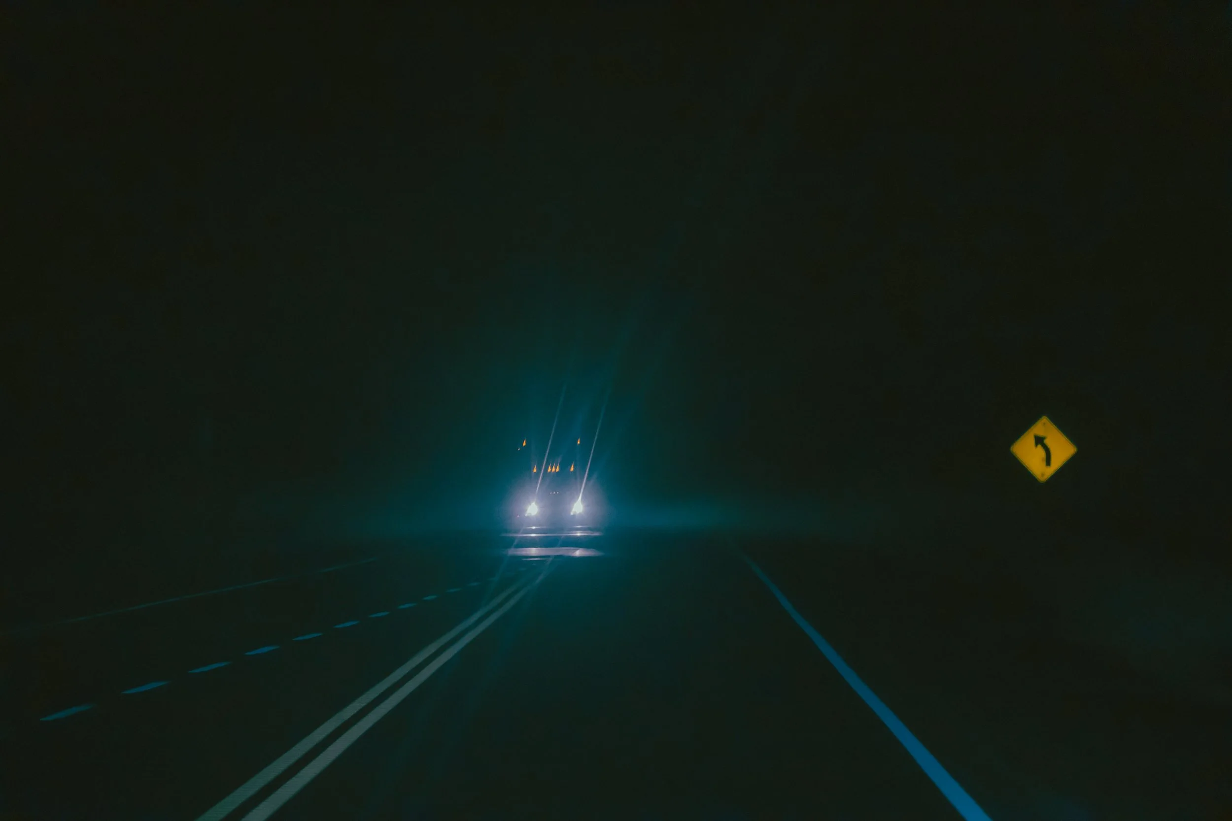 AW6A1594 Semi Turning ahead.JPG