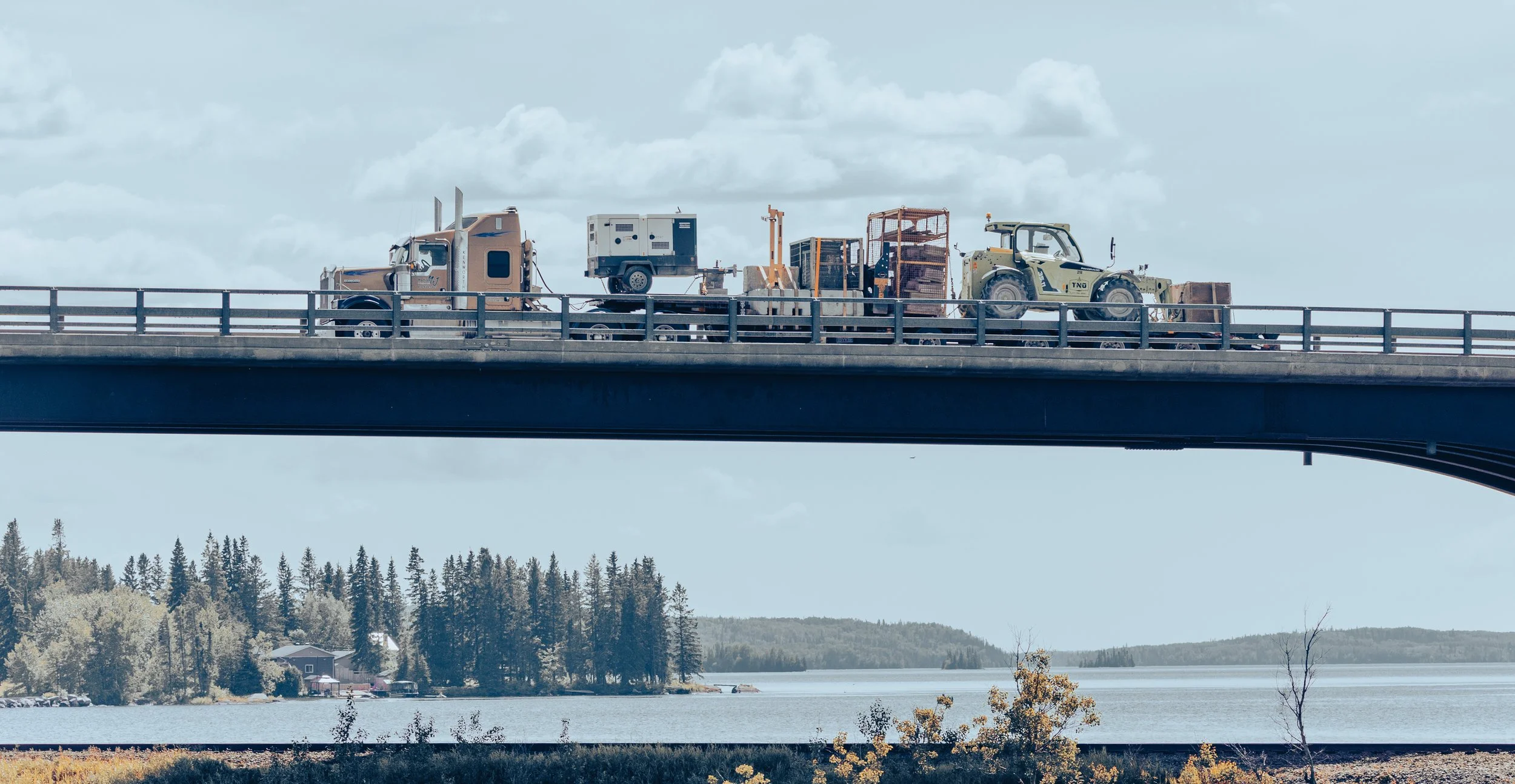 !* Bridge truck over rail.JPG