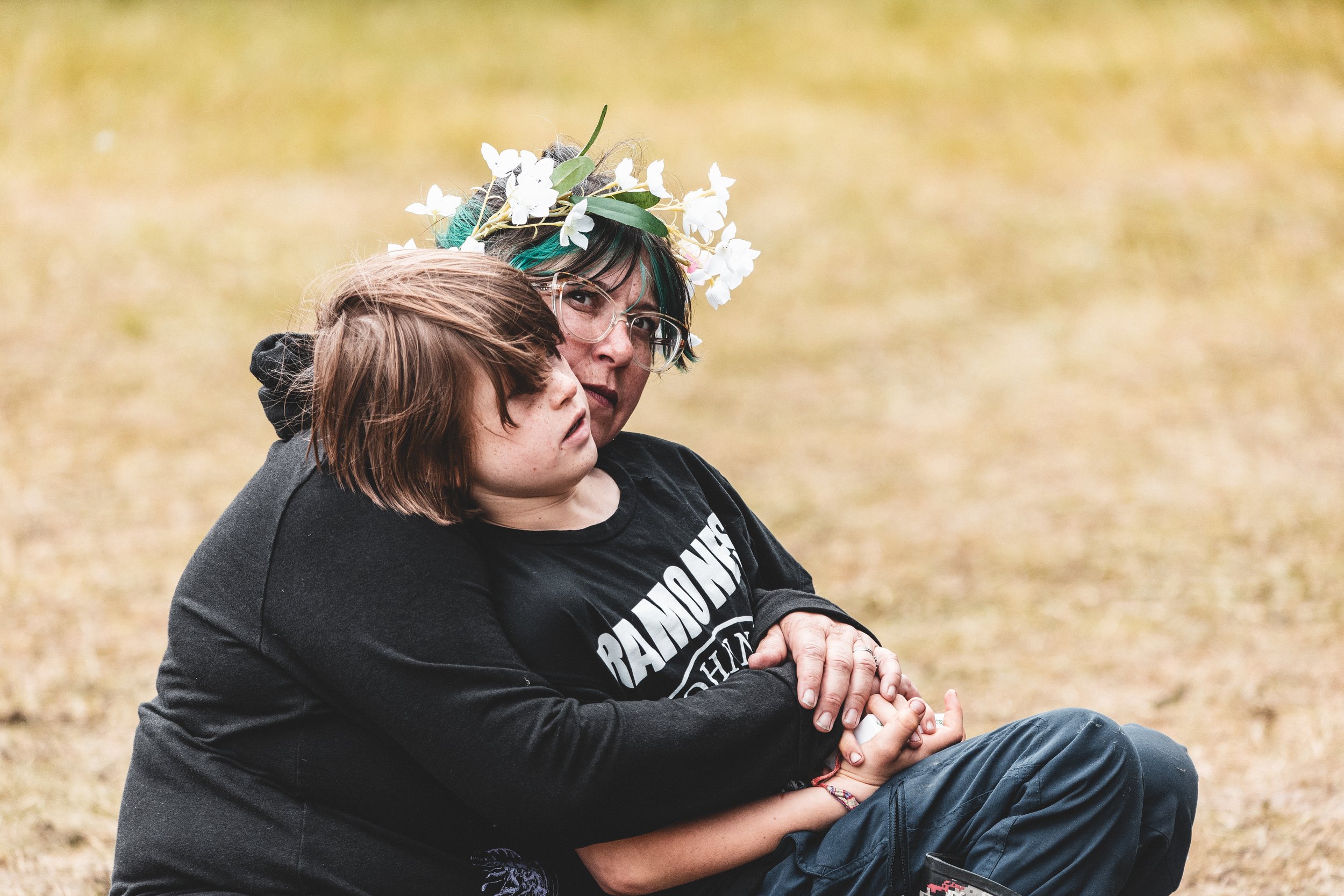 Audience lady with her son-4107.jpg