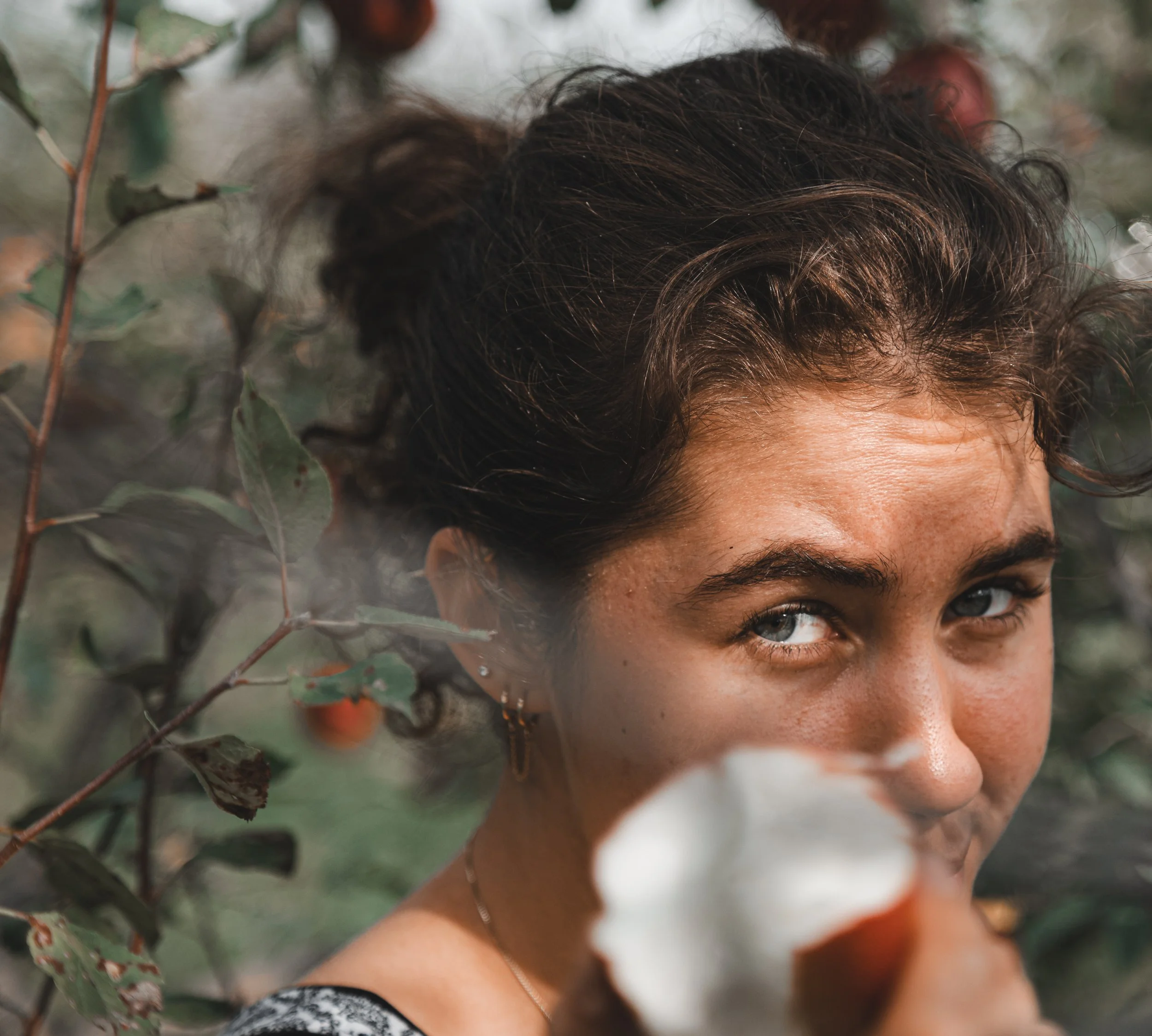 Emika Apple-8931.jpg