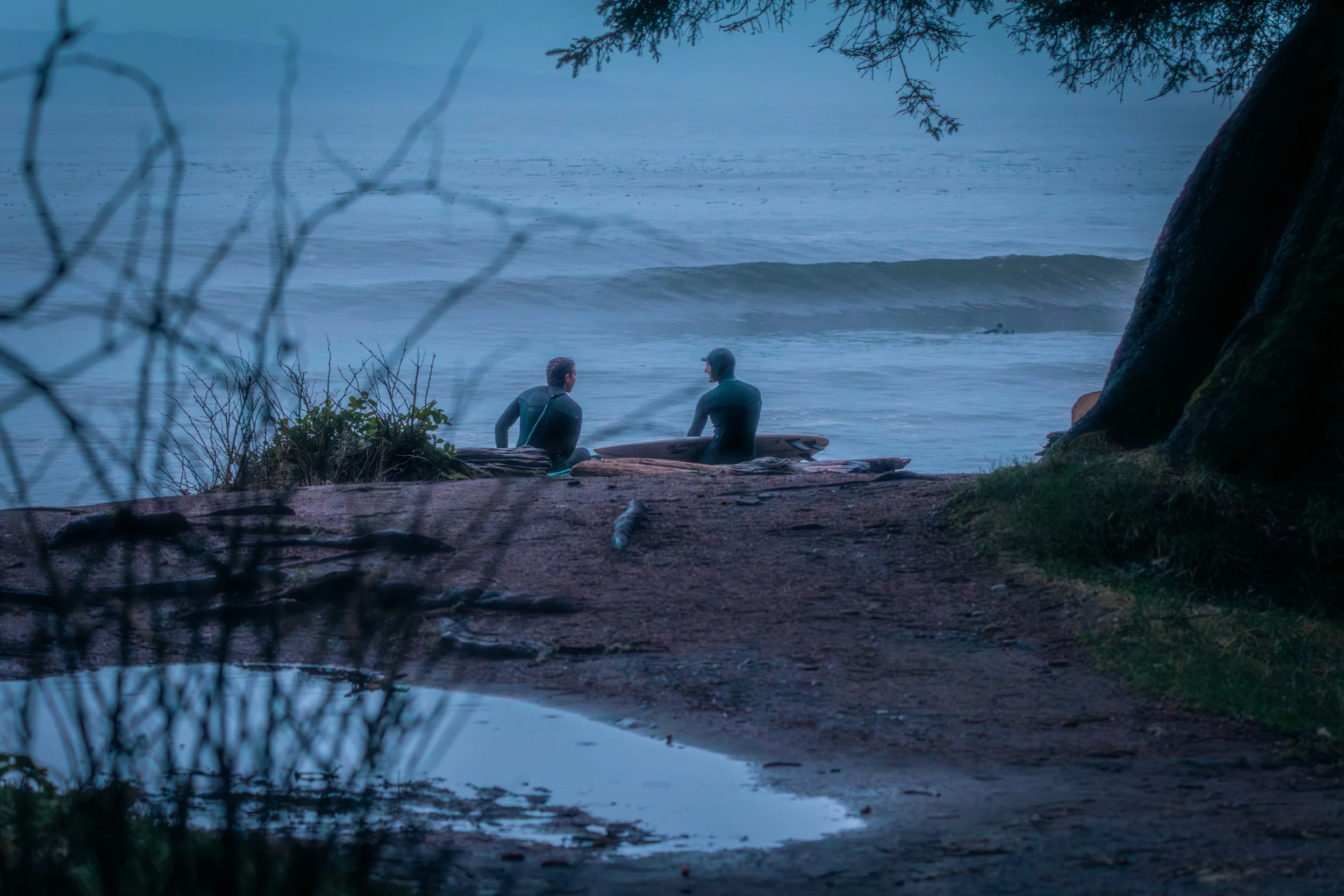 Surfers Conversation-5894.jpg