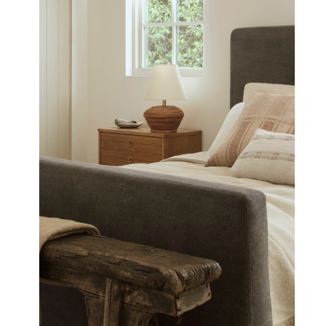 Affordable Guest bedroom refresh under $1000 
Inspo, budget, execute.

https://liketk.it/3ycGU
Bed: living spaces dean charcoal bed, can&rsquo;t tag

#homedecor #homerefresh #interiordesign #targethome