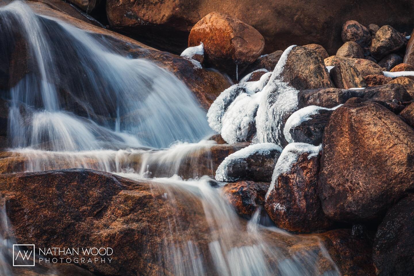 As the snow melts, the waterfalls in Rocky Mountain National Park slowly pick up speed. Here, I climbed up horseshoe falls, right above the alluvial fan and was treated with some pretty neat ice formations. Happy Friday!

#nationalpark #rockymountain
