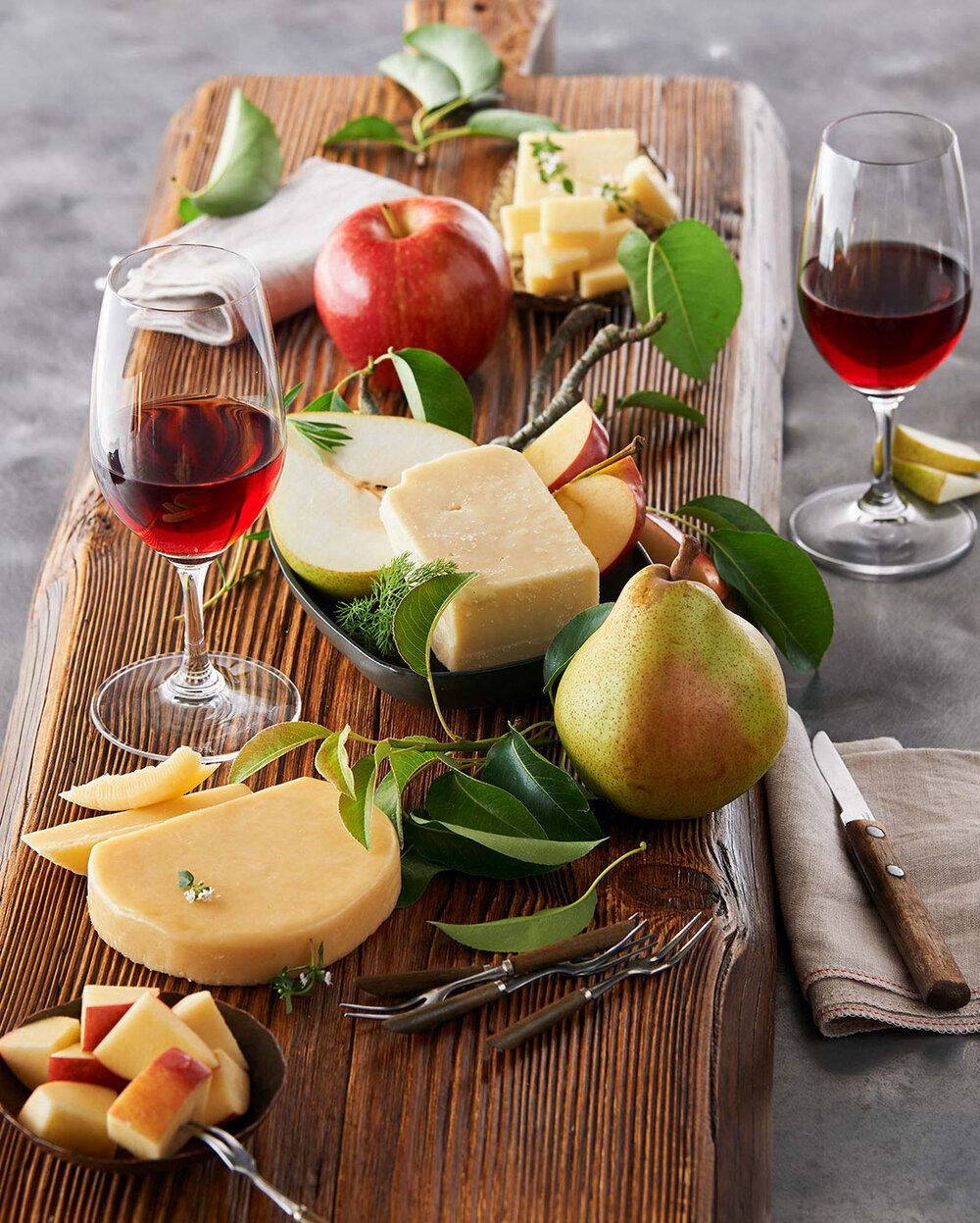 Harry&David-Fruit-Cheese-Red-Wine-Pears.jpg