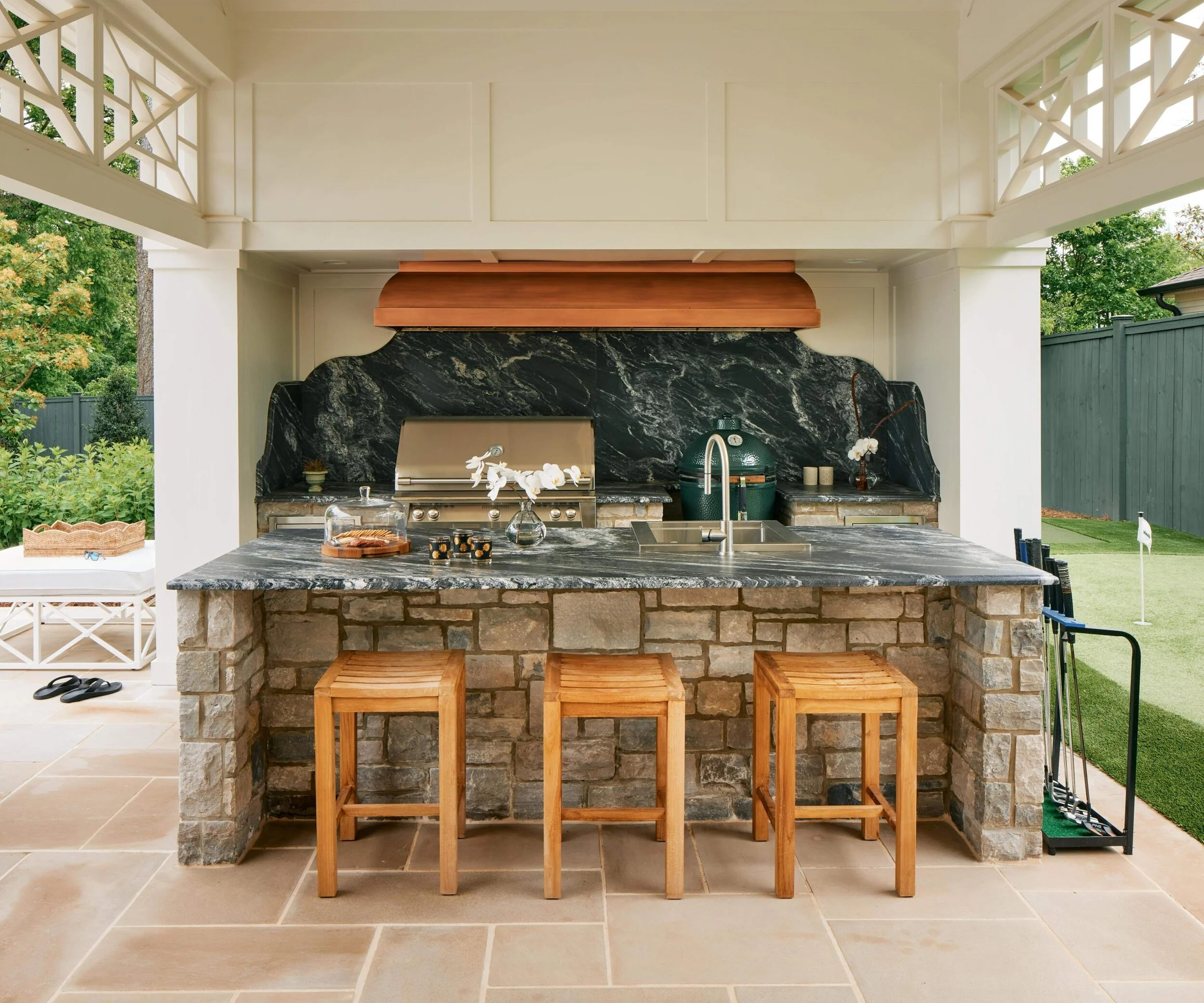 Outdoor kitchen pool house