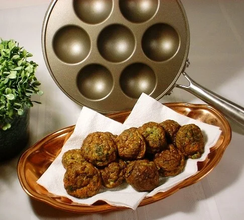 Ejjeh Ma'Baqdunis (Syrian Parsley Omelets)