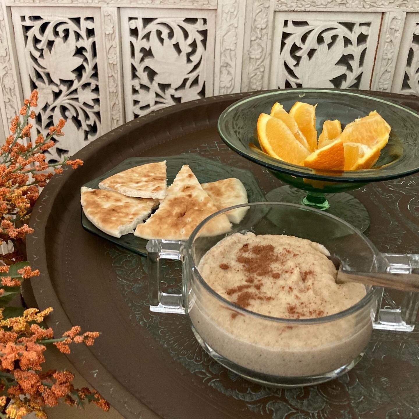 That first spoonful of Mamunea takes me back to Sitto&rsquo;s kitchen! 🥣👩🏽&zwj;🍳 

#Syrianfood #aleppocooking #syria #farinaforbreakfast #sittoskitchen #homecooking #middleeasternfood #syriancuisine #comfortfood #aleppofood