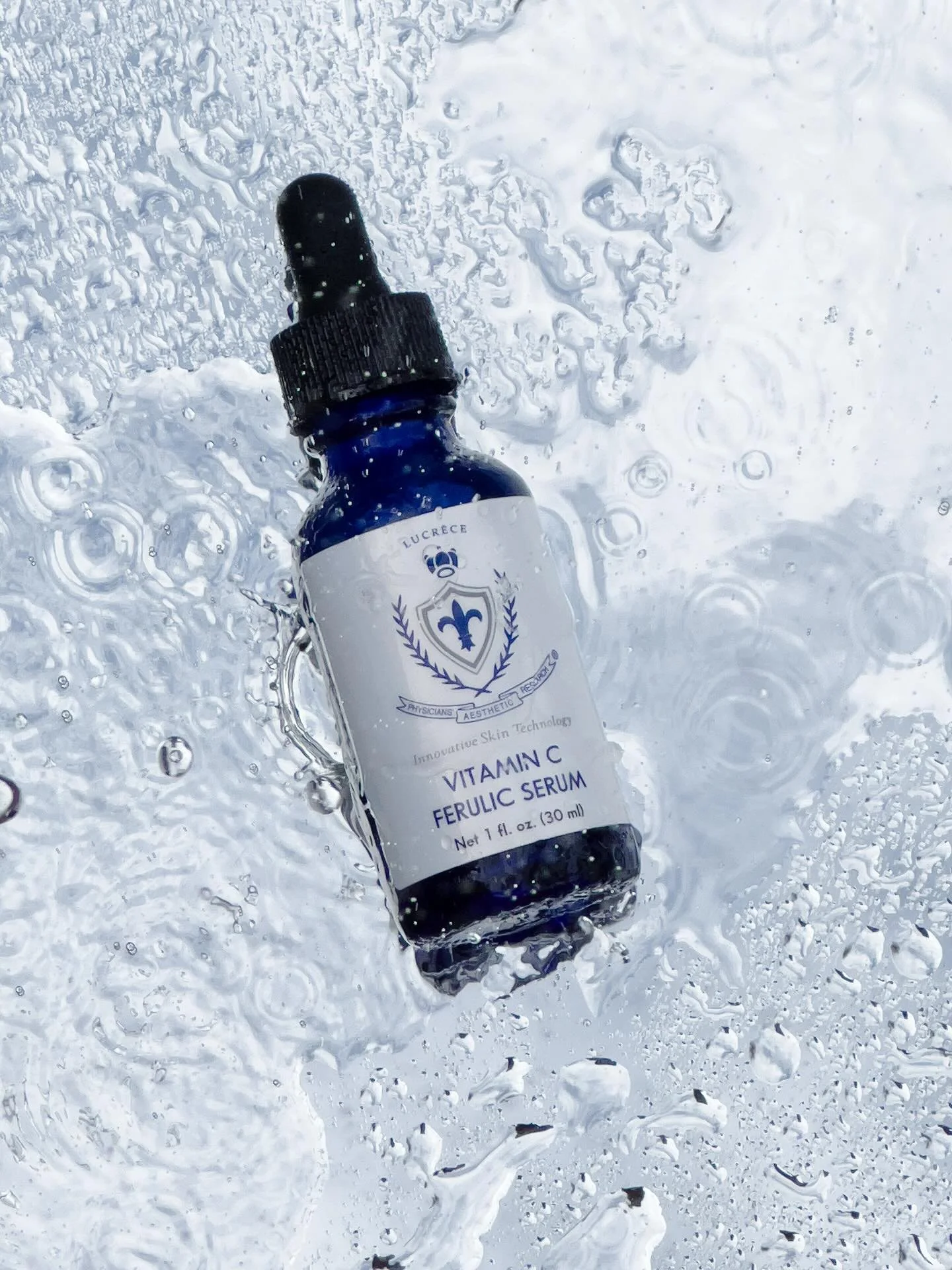A serum as refreshing as water itself 💦
In my skincare product photography, I focus on textures, movement, and water styling to create visuals that feel luxury, editorial, and timeless. For beauty and wellness brands, this means content that highlig
