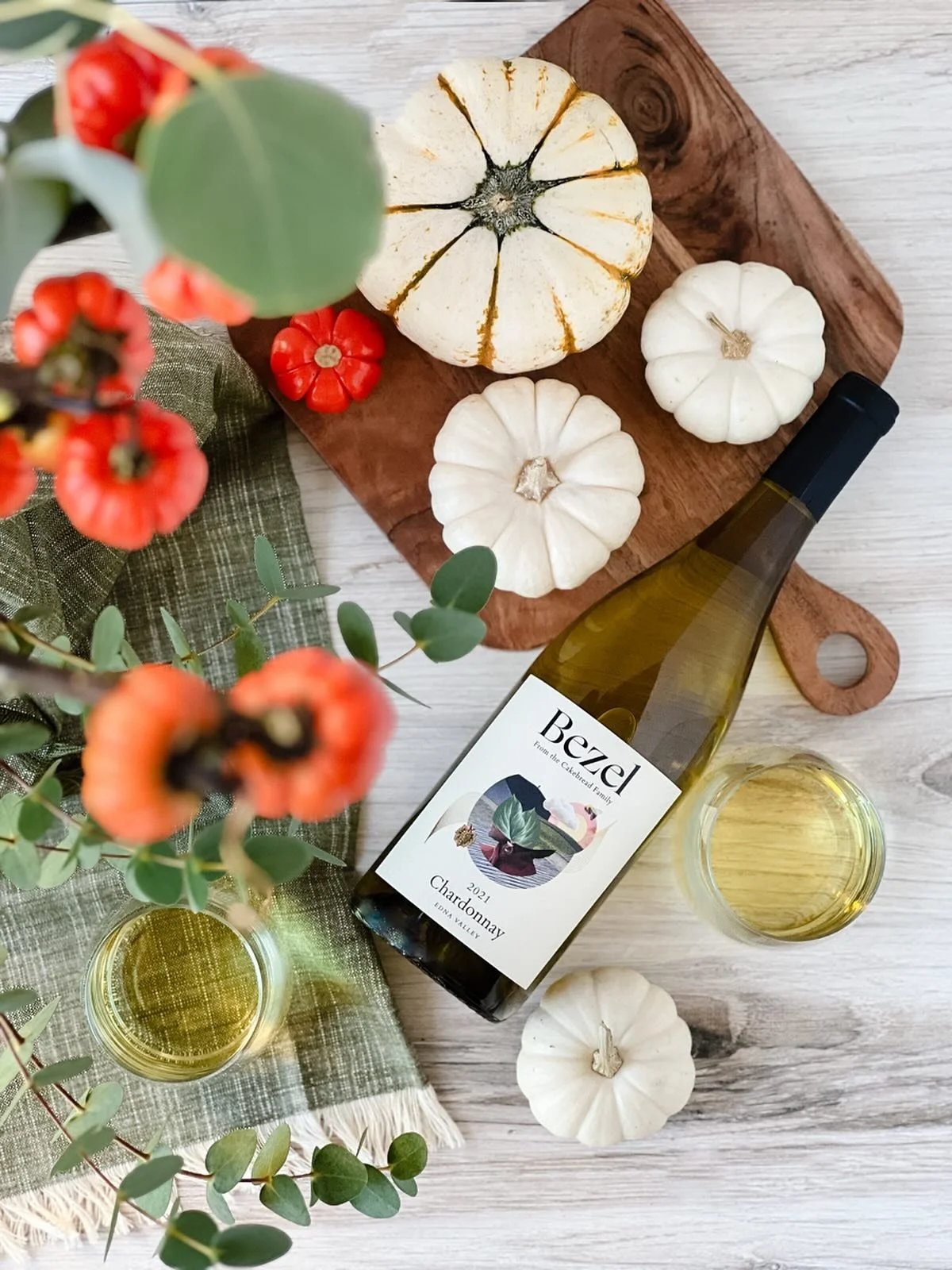 Golden light. Seasonal textures. Elevated storytelling. ✨

This fall-inspired product shoot blends lifestyle and brand photography to capture the warmth and sophistication behind Bezel Chardonnay. Because exceptional products deserve visuals that con