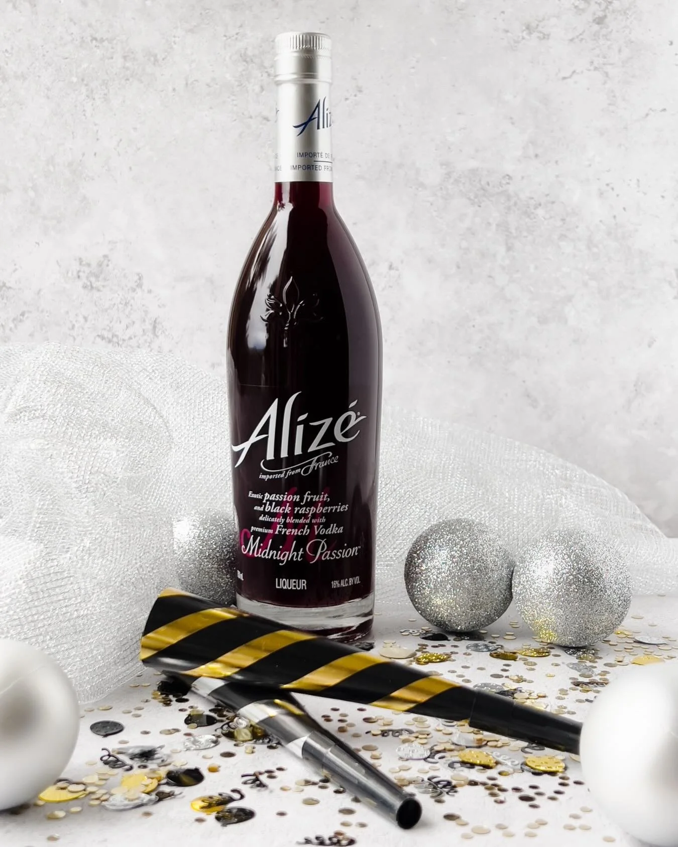 Cheers to a bright new year filled with fresh ideas, elevated visuals, and beautiful details. ✨🥂
New Year&rsquo;s Eve is all about sparkle, texture, and mood &mdash; the perfect reminder of how powerful professional product photography and editorial