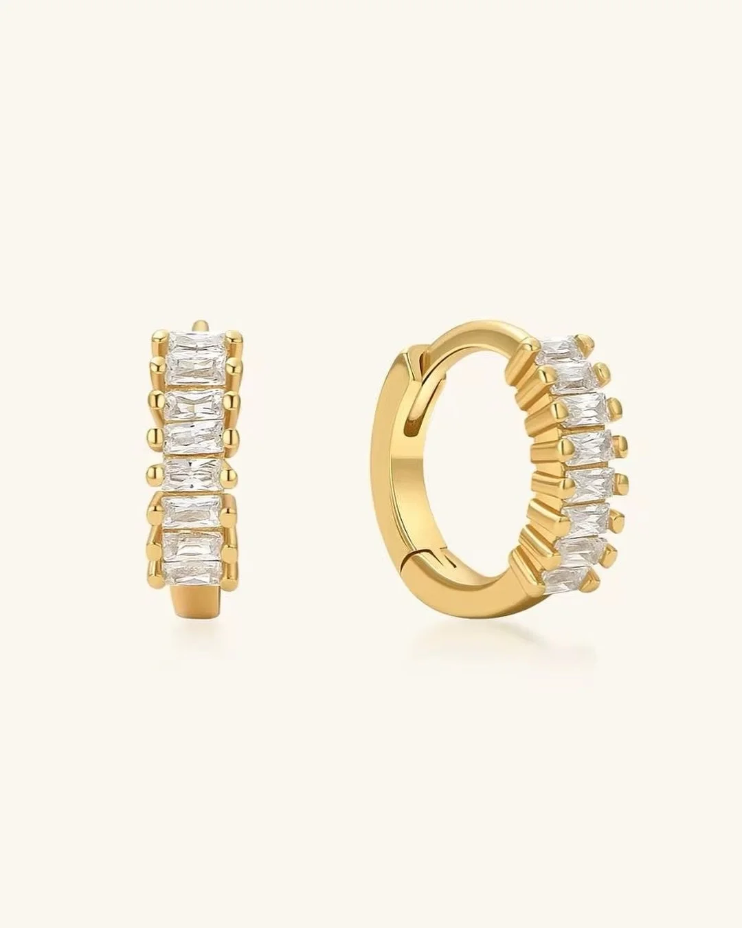Warning: May cause excessive mirror-checking 👀
Sleek gold hoops with just the right amount of sparkle &mdash; your everyday outfit upgrade. ✨ #waterproofjewelry #goldhoops #solemarjewelry #weddinginspo #bridesmaidgifts