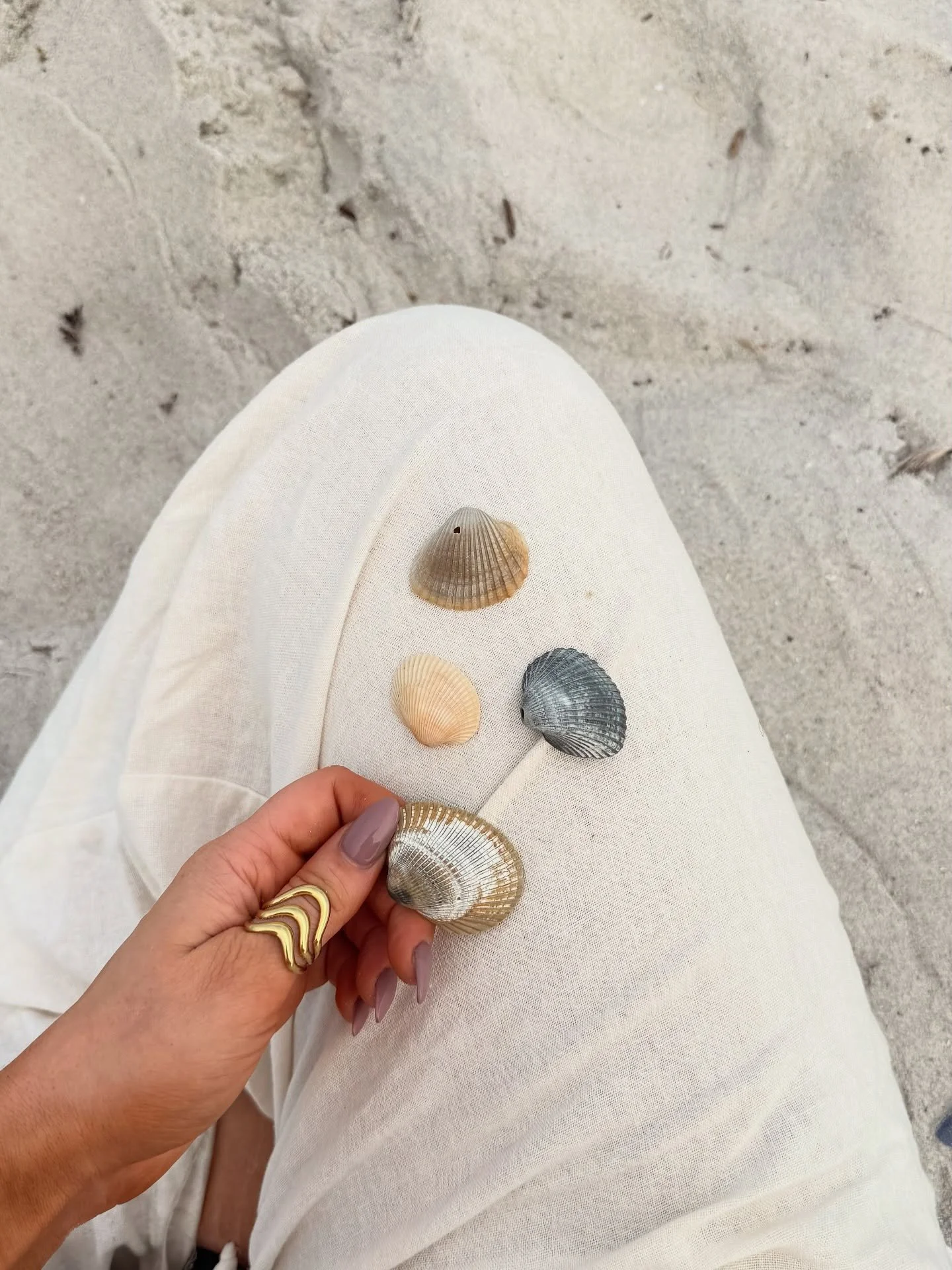 Even though today&rsquo;s our first snowfall ❄️ our Sol e Mar girl @vicunningham is still chasing the sun and soaking up in Miami ☀️🌴✨