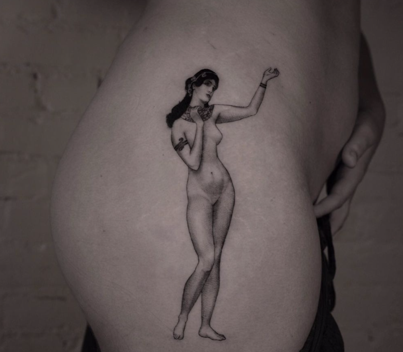 Classical art, Greek art, Roman art, goddess, fine art sculpture tattoo, fine line sculpture tattoo, realism sculpture tattoo