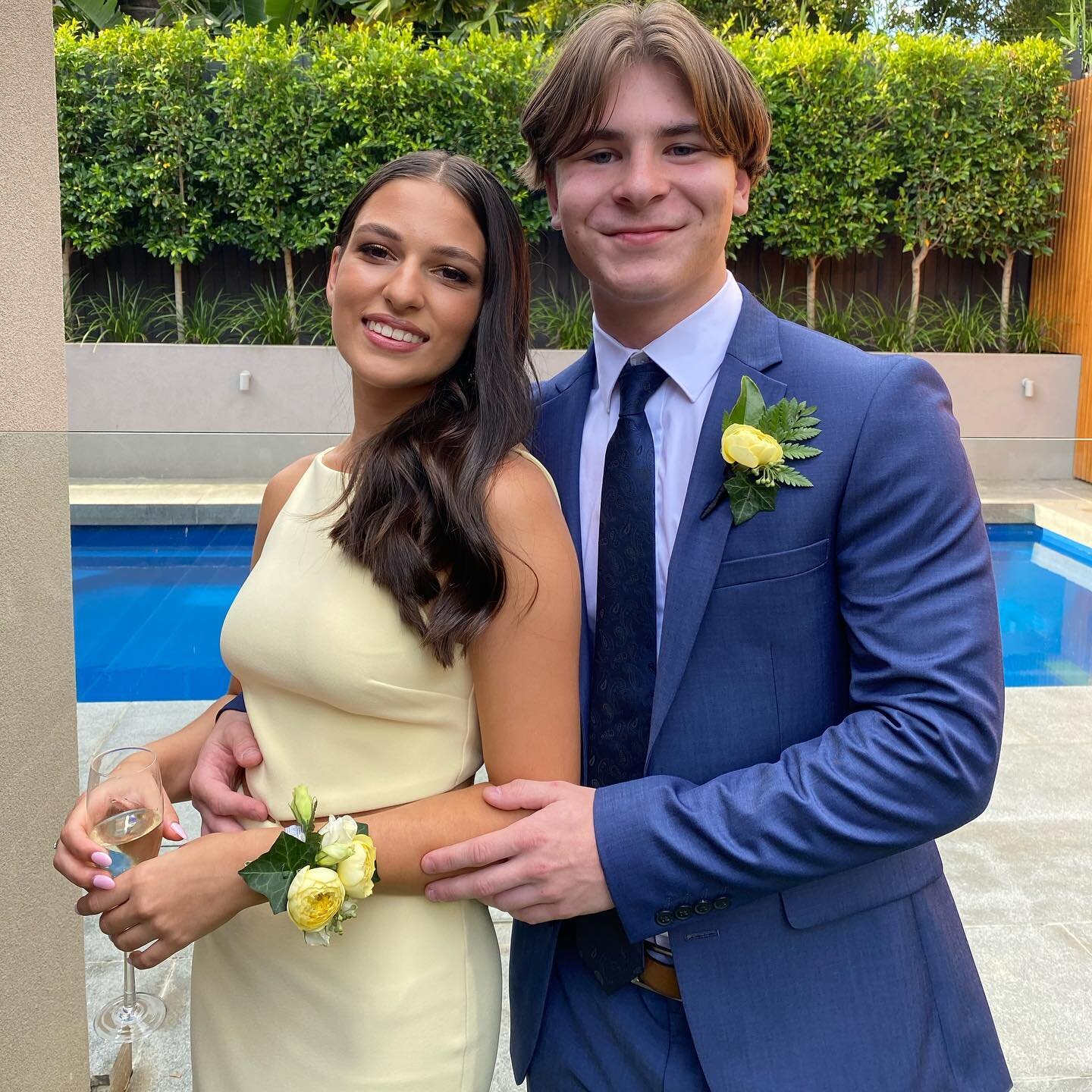 Another month, another school formal.... this time it was Katia&rsquo;s turn. Stunning group of girls with family&rsquo;s to match. So proud of my beautiful young lady @katiadidonato_ and her boyfriend @ethansiesmaa ❤️

Thank you @vanessabarney once 