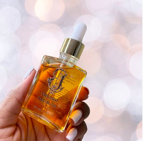 Photo: @ellejohnson.co