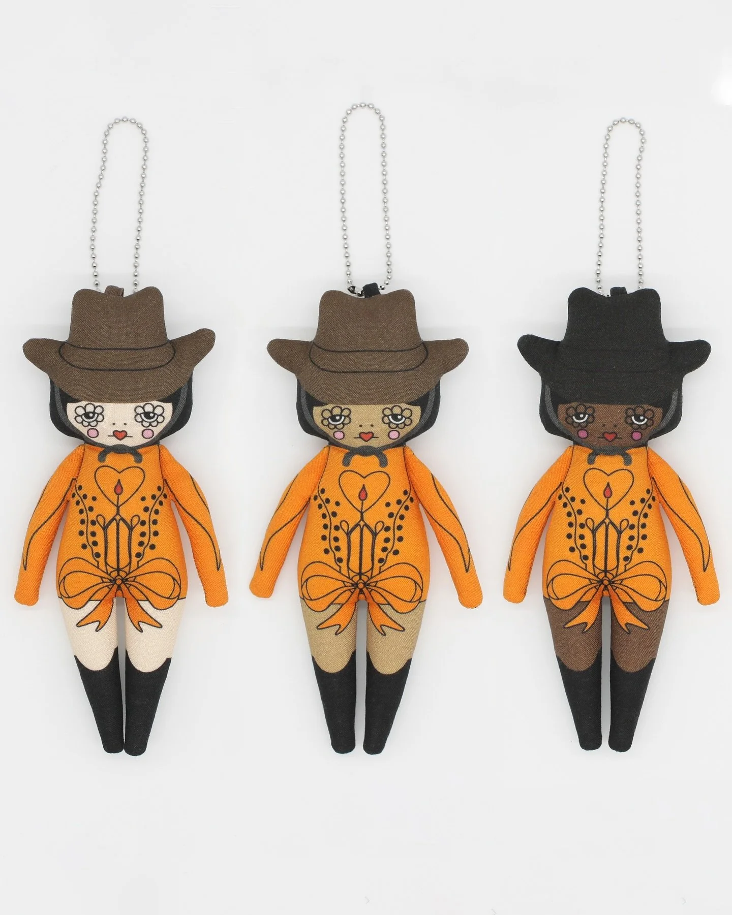 The Cowgirl Dolls have landed…
As I dive deeper into doll-making—more drawing, more world-building—I keep exploring what dolls truly mean to me. It’s about storytelling: transforming memories from my past into little fairy t