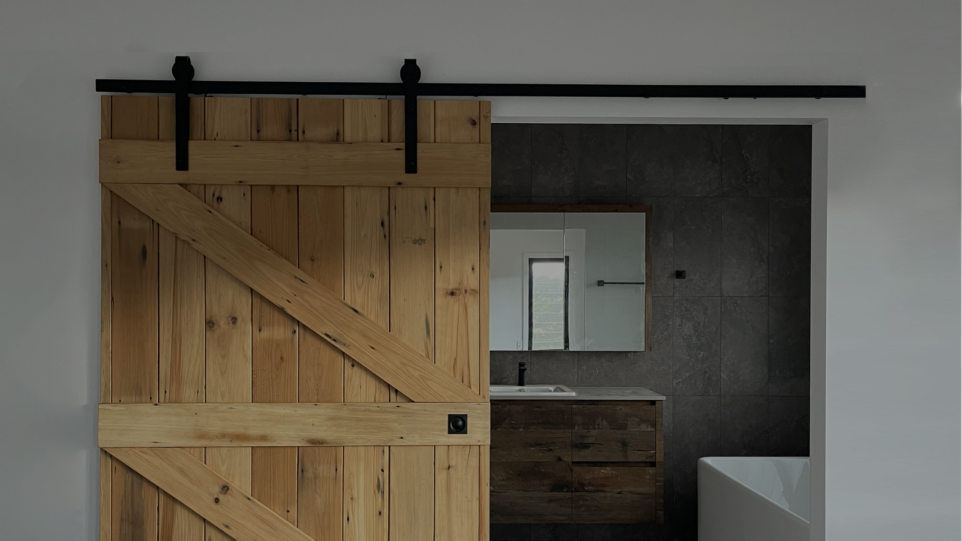 Slider door Byron Bay bathroom.png