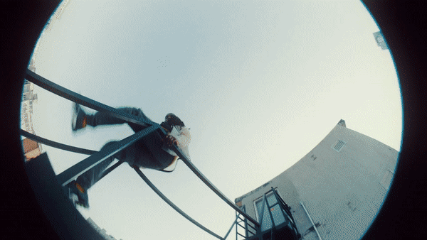 Nike AIR MAX - BRING THE FUTURE TO LIGHT