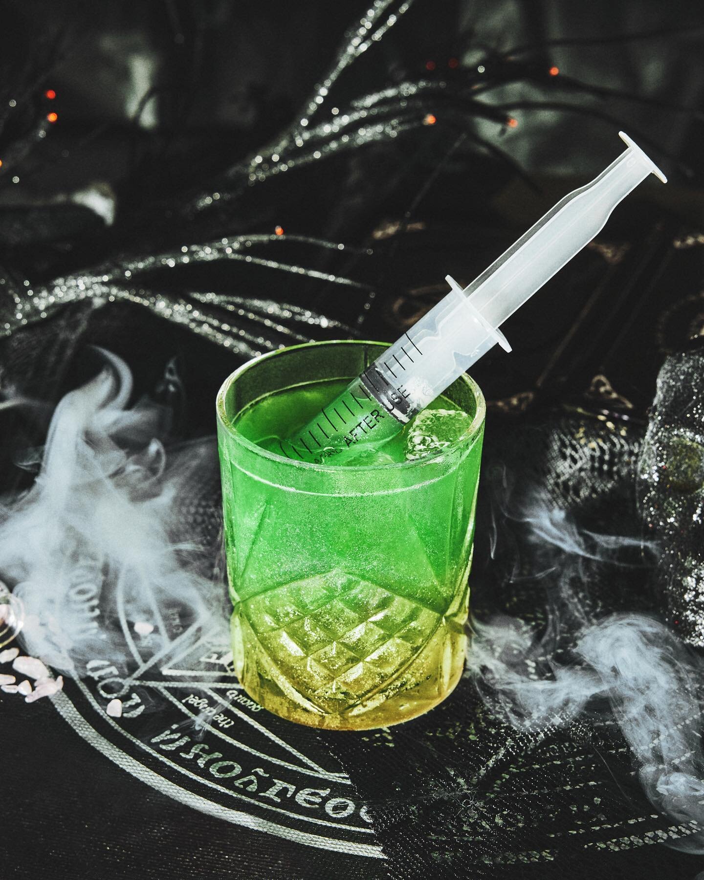 Happy Halloween 👻🎃

Spooky cocktails for @beatonebar 

#halloween #drinksphotography #foodphotography #foodanddrinkphotography #drinkphotography