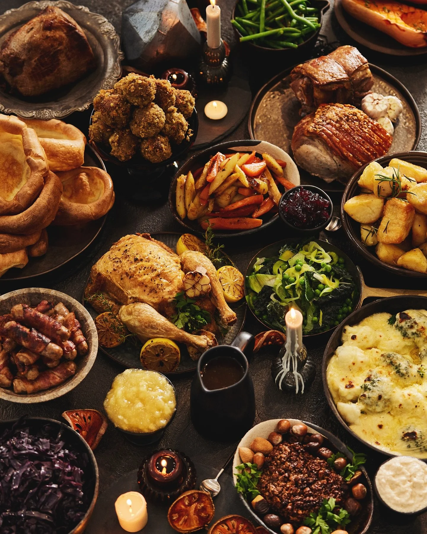 Proper roast weather this, isn&rsquo;t it? 

Shot last year for @allinabox_uk at @thesocialkitchenstudio 

Table styling @eulalee.studio