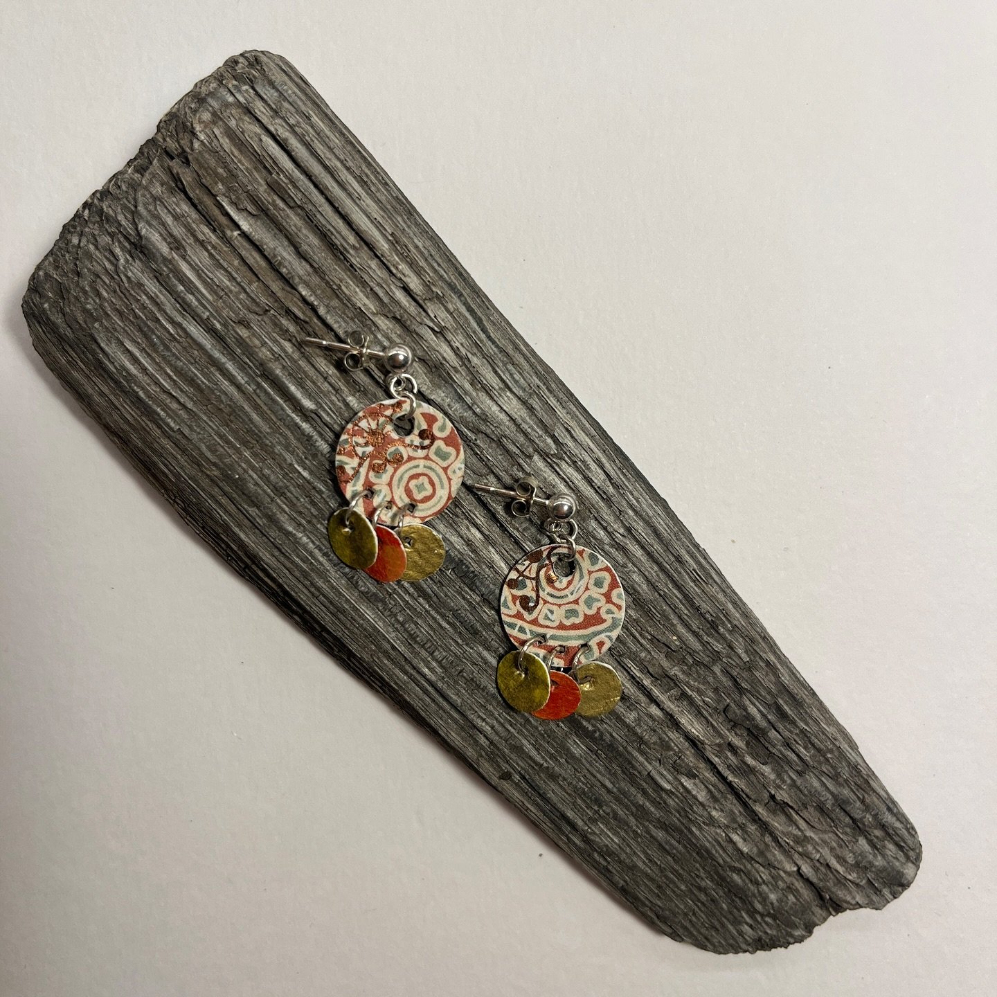 A r t s y  E a r r i n g s

Nysilver
L&auml;ngd 3.5 cm
Bredd 1.5 cm
Pris 400kr inkl frakt

925 silver plated
Length 3.5 cm
Width 1.5 cm
Price 400kr incl postage

www.lottablankingart.com
#lottablankingart #spripesanddots #artsyearrings